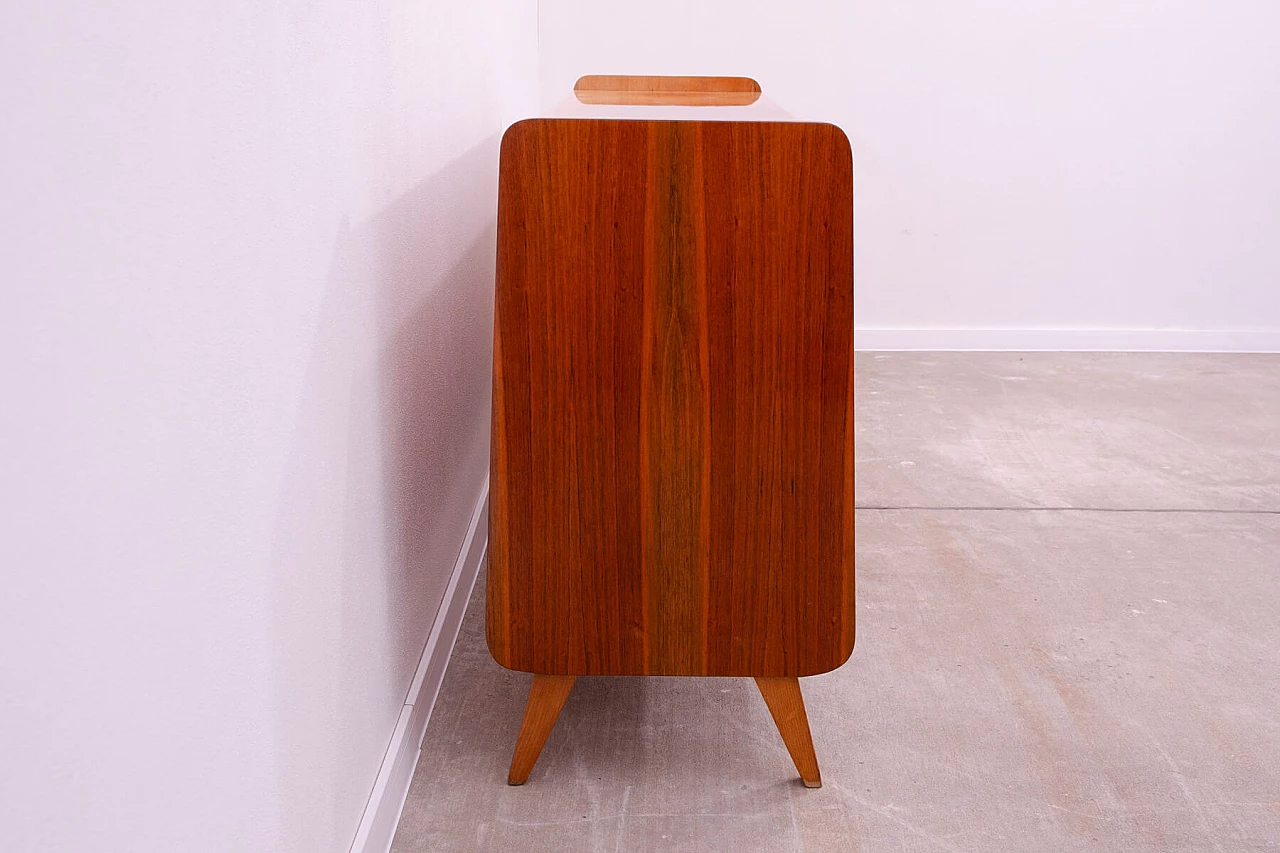 Comò in noce di František Jirák per per Tatra Nabytok, anni '60 5
