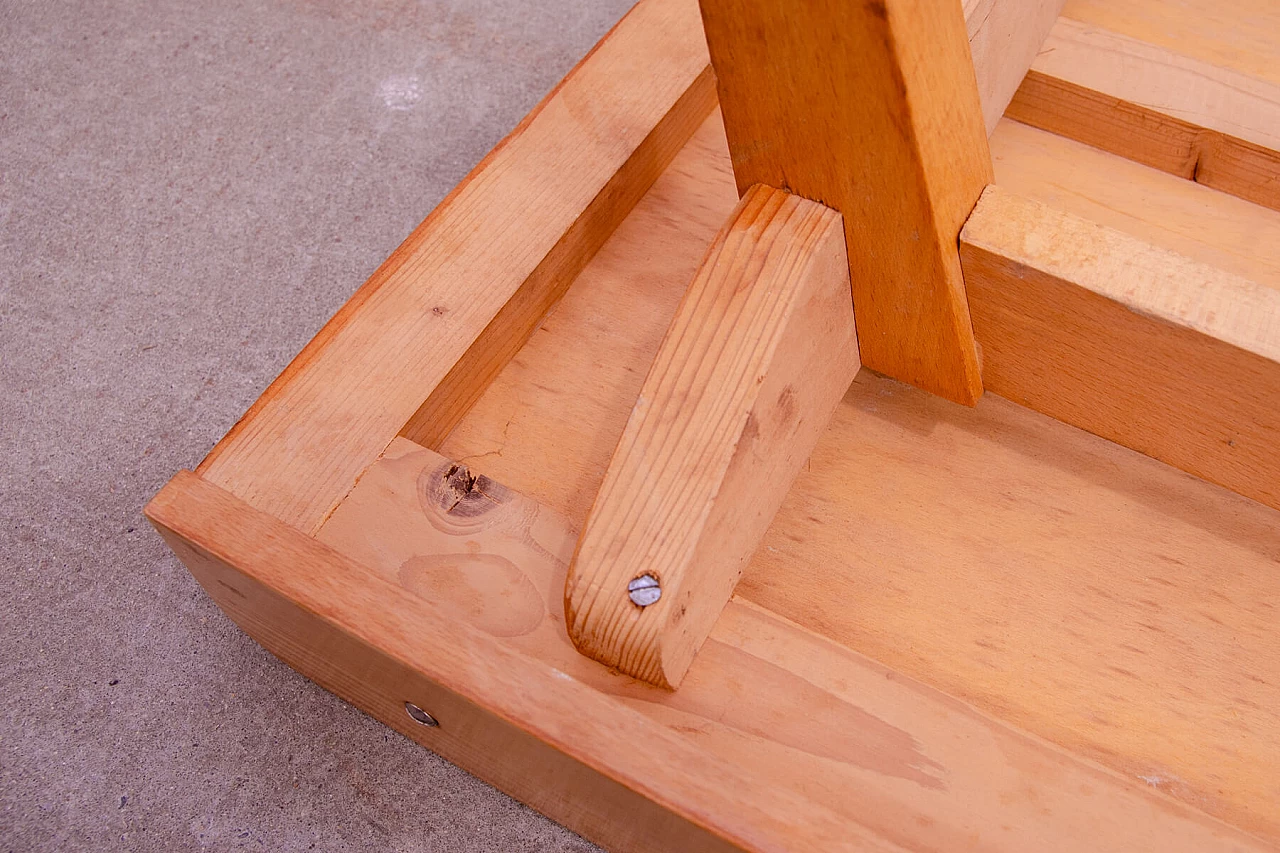 Poggiapiedi di Frantisek Jirák per Tatra Nabytok, anni '60 13