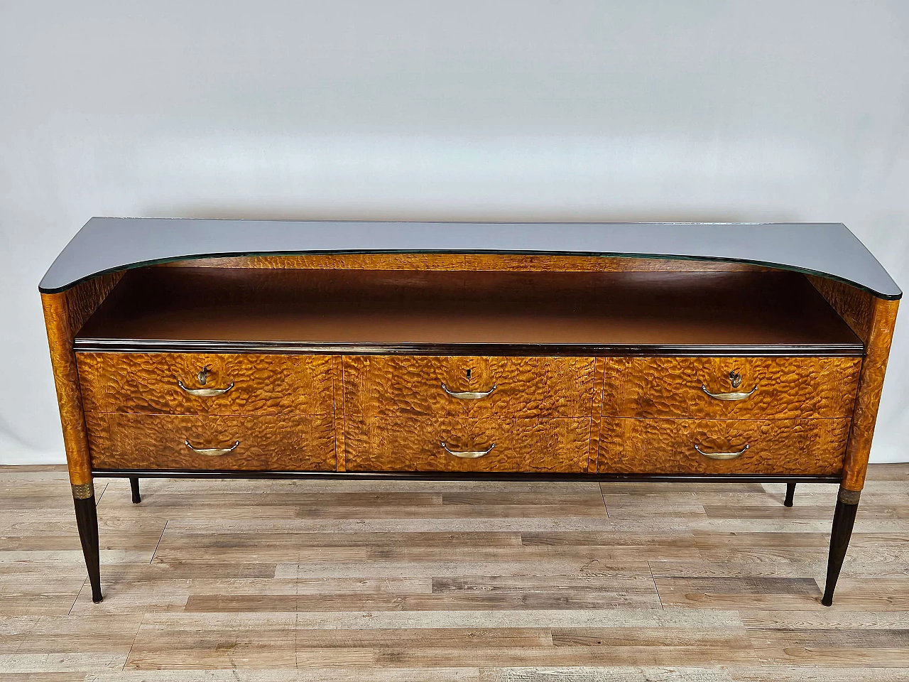Thuja-root chest of drawers with glass top and shelf, 1960s 2