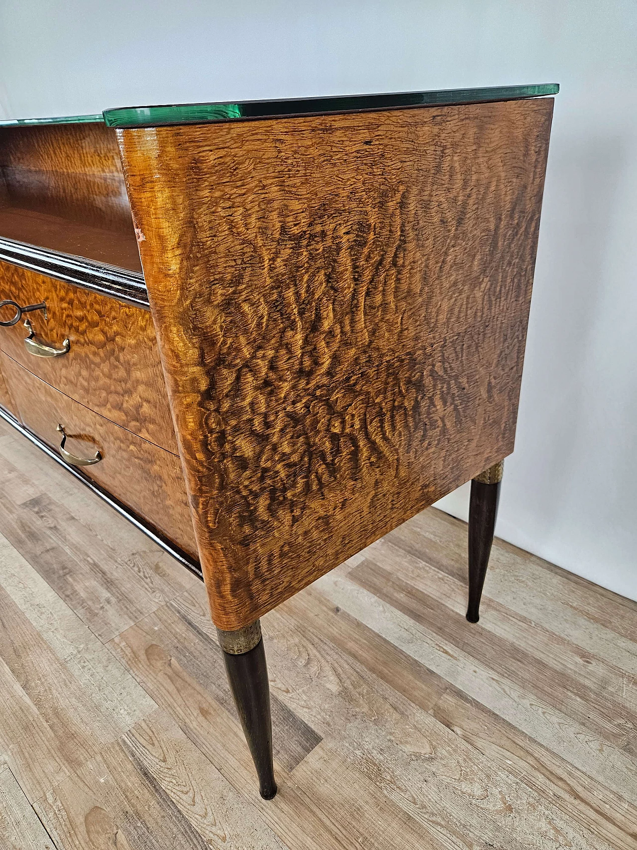 Thuja-root chest of drawers with glass top and shelf, 1960s 4
