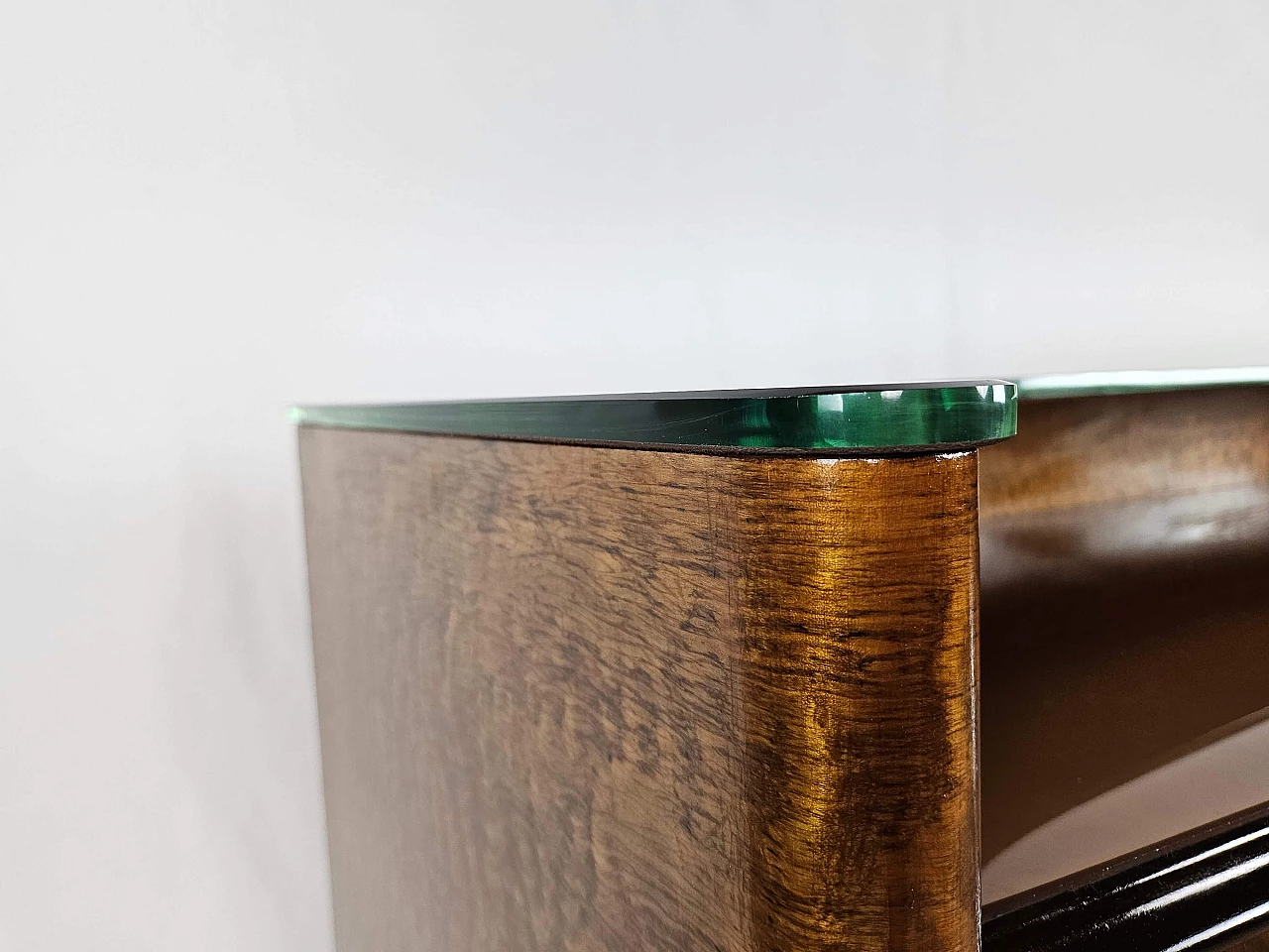 Thuja-root chest of drawers with glass top and shelf, 1960s 6