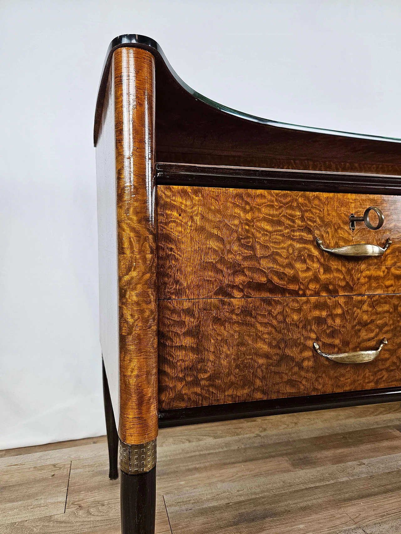 Thuja-root chest of drawers with glass top and shelf, 1960s 18