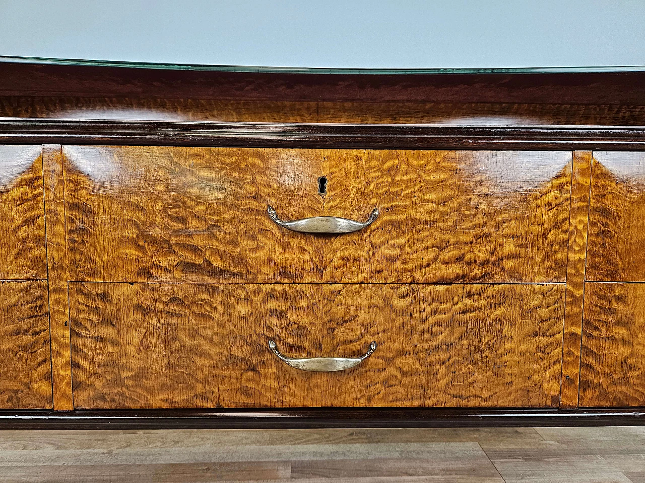 Thuja-root chest of drawers with glass top and shelf, 1960s 23