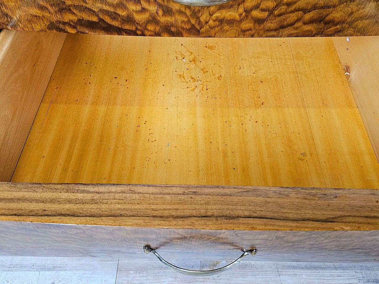 Thuja-root chest of drawers with glass top and shelf, 1960s 29