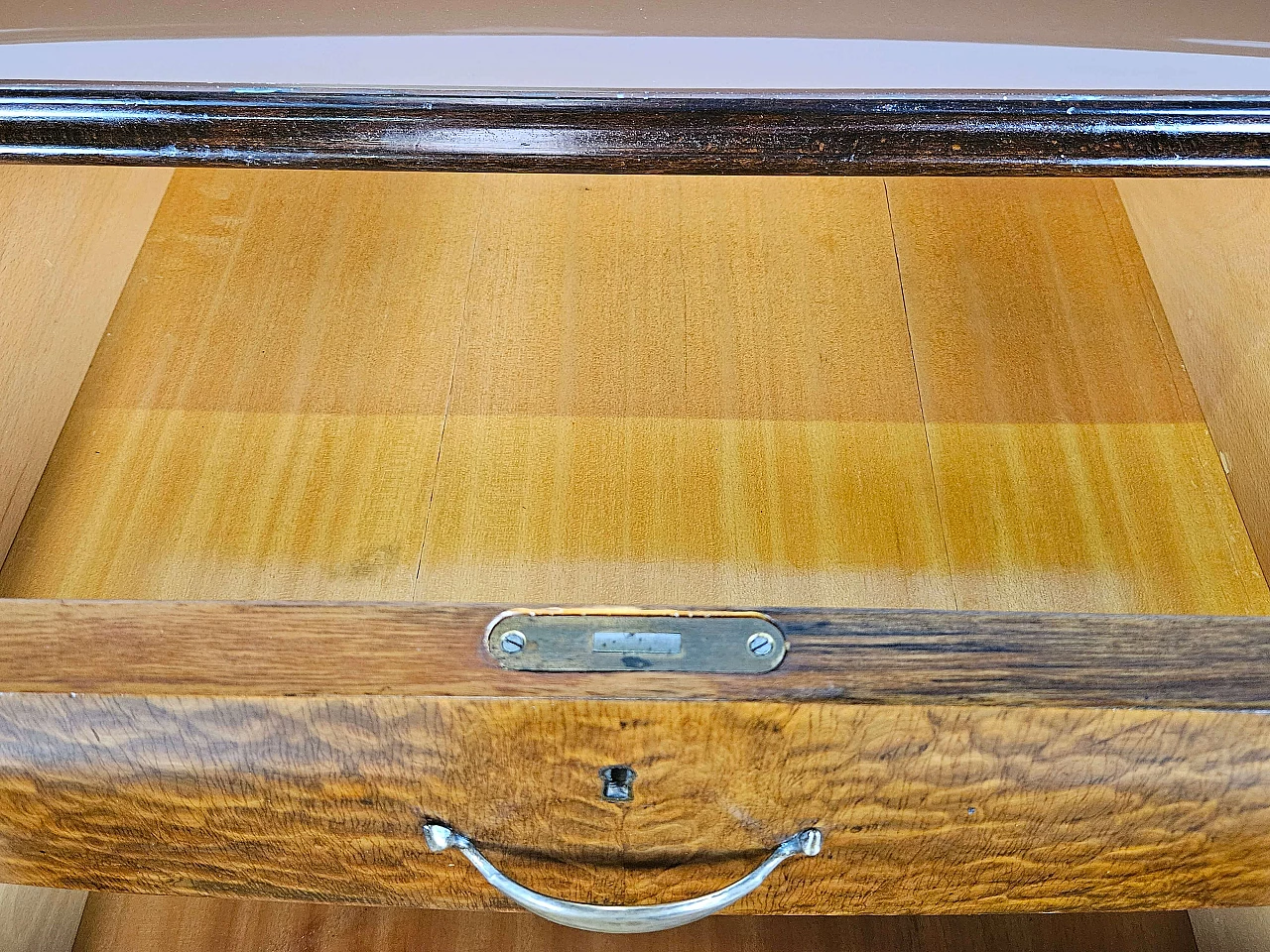 Thuja-root chest of drawers with glass top and shelf, 1960s 30