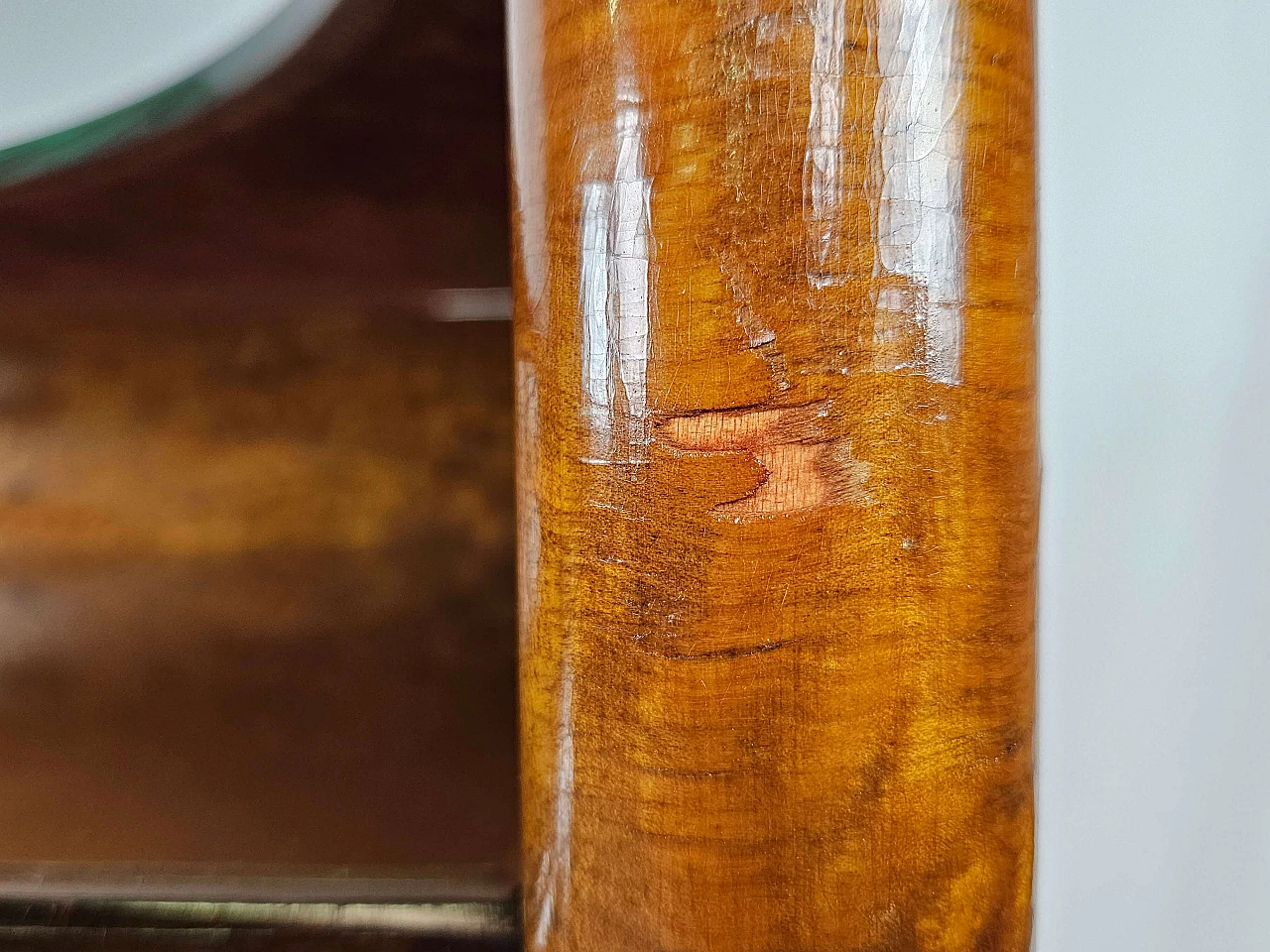 Thuja-root chest of drawers with glass top and shelf, 1960s 37