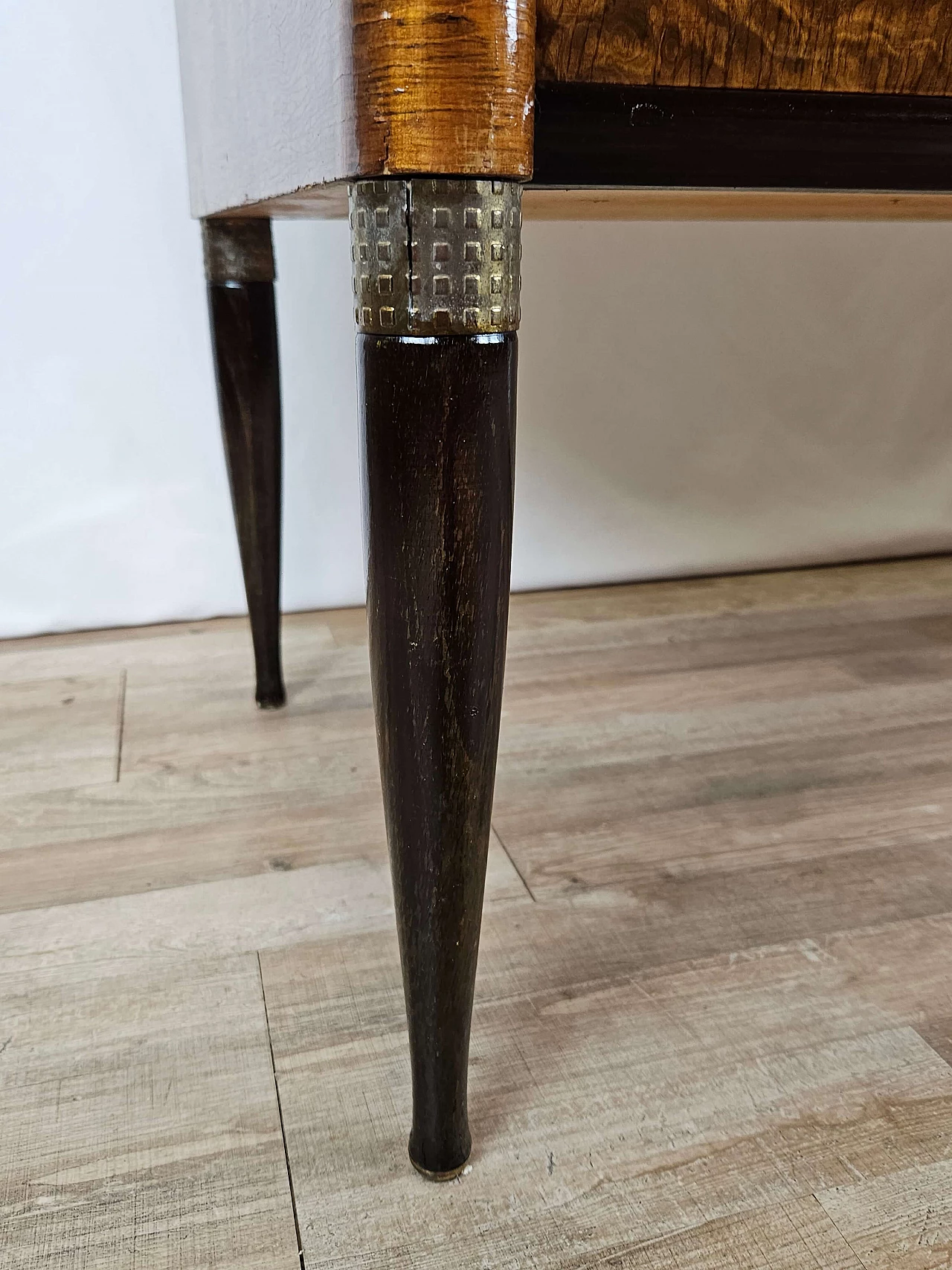 Thuja-root chest of drawers with glass top and shelf, 1960s 41