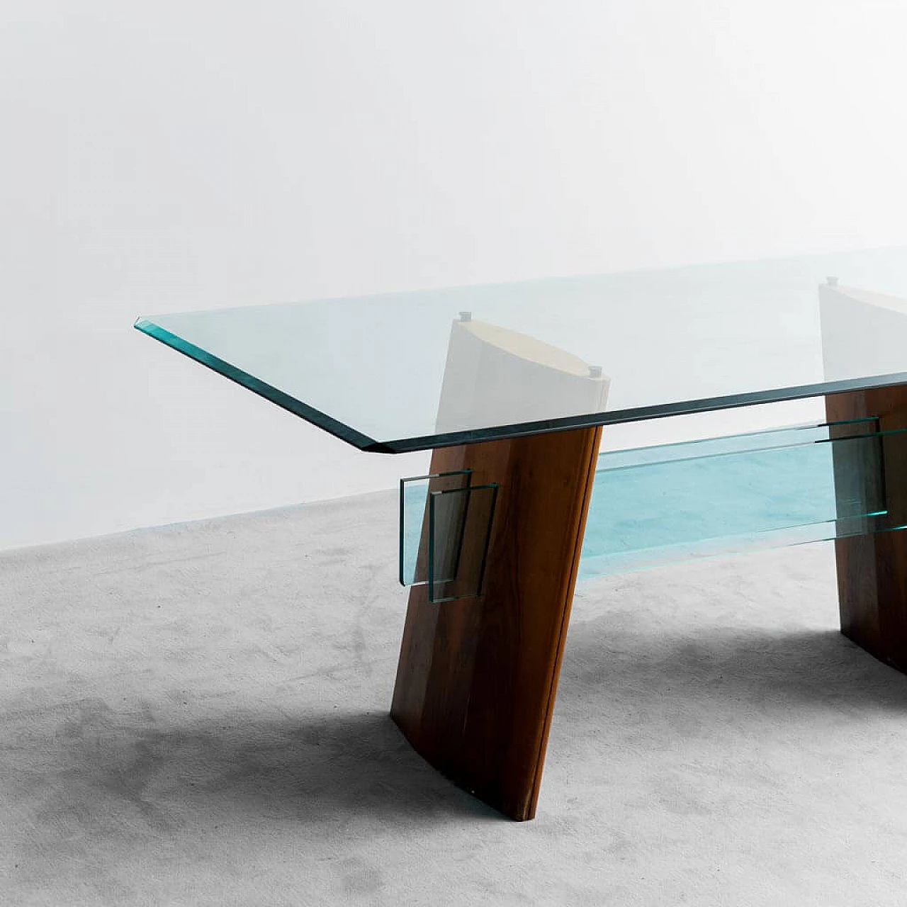 Tavolo in legno e vetro sagomato, anni '80 4