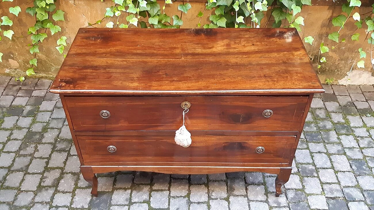 Comò Luigi XV in noce filettato a due cassetti, '700 9
