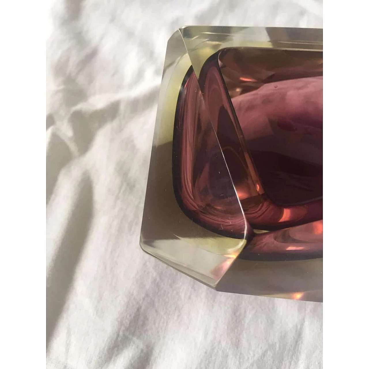 Seguso-style facetted submerged Murano glass ashtray, 1970s 2