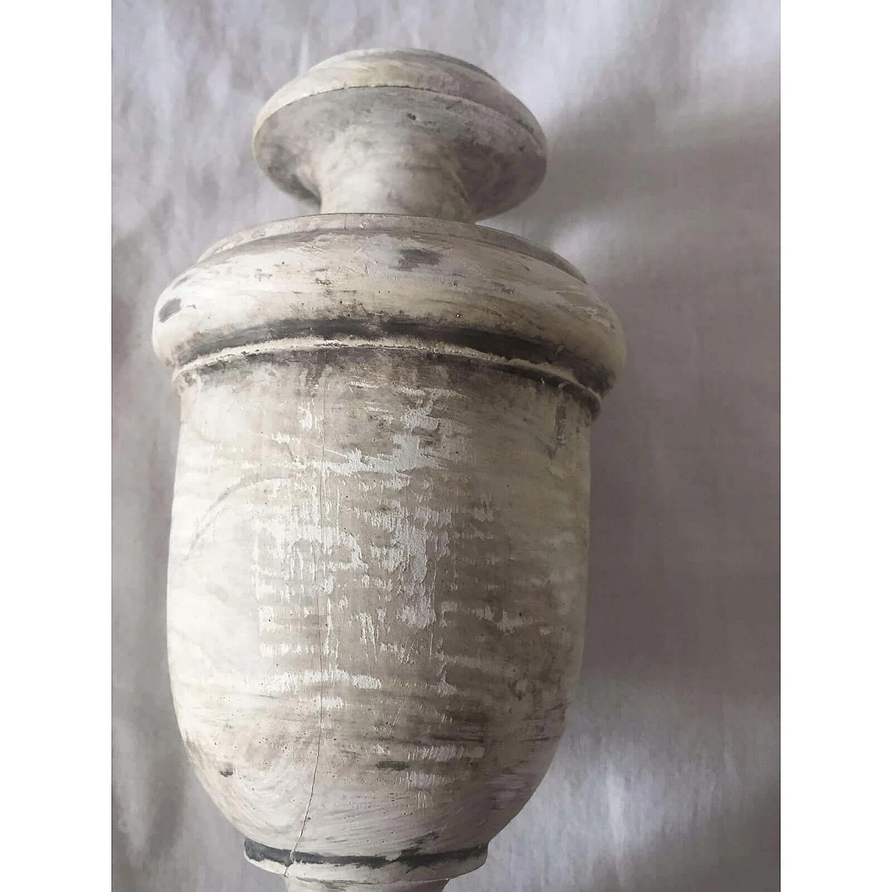 Pair of hand-carved wooden and white lacquered bases, 1940s 9