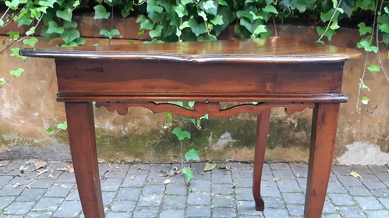 Louis XV console table in walnut with poly-lobed top, 18th century 2