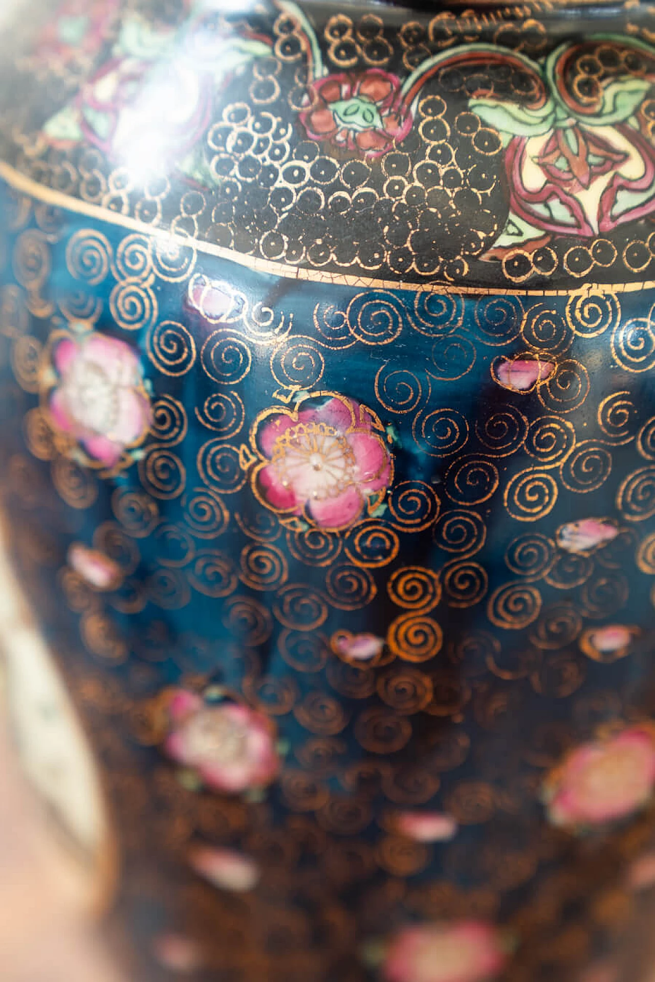 Pair of Japanese polychrome porcelain vases, 19th century 24