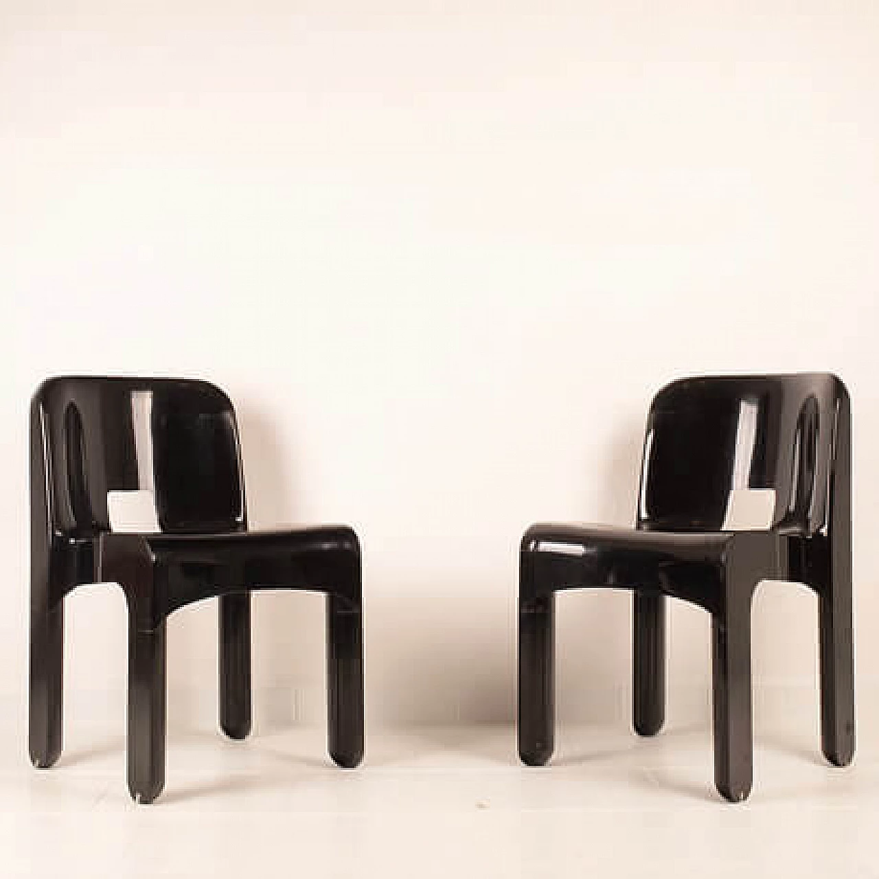 Pair of Universale 4869 chairs by Joe Colombo for Kartell, 1960s 7