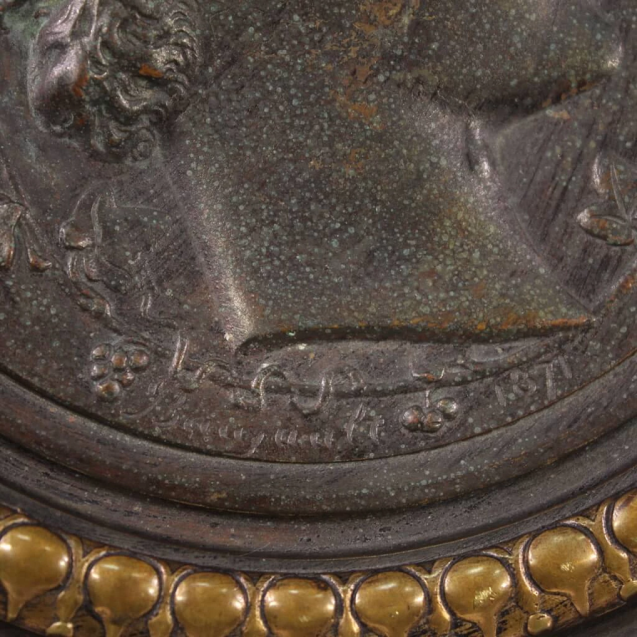 Alzata in bronzo, ottone e metallo cesellato e dorato con testa di Bacco di Alph. Giroux Paris, 1871 11