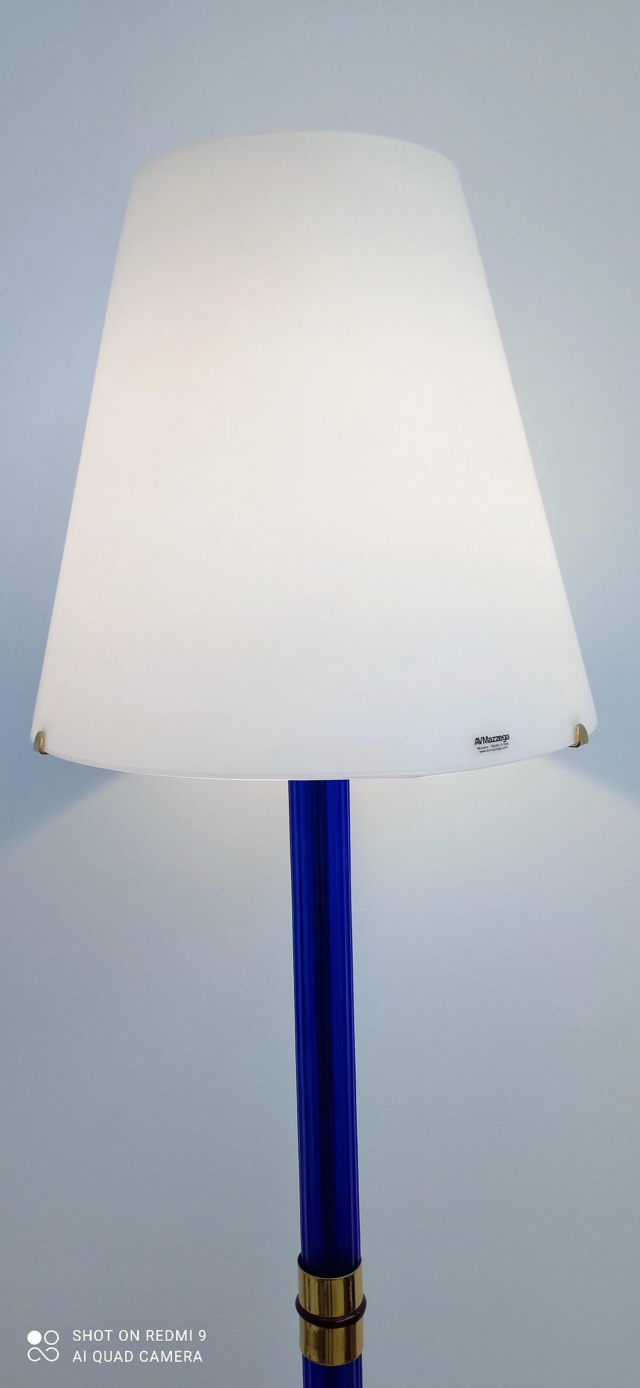 Lampada da terra in vetro di Murano blu e metallo dorato, anni '80 1