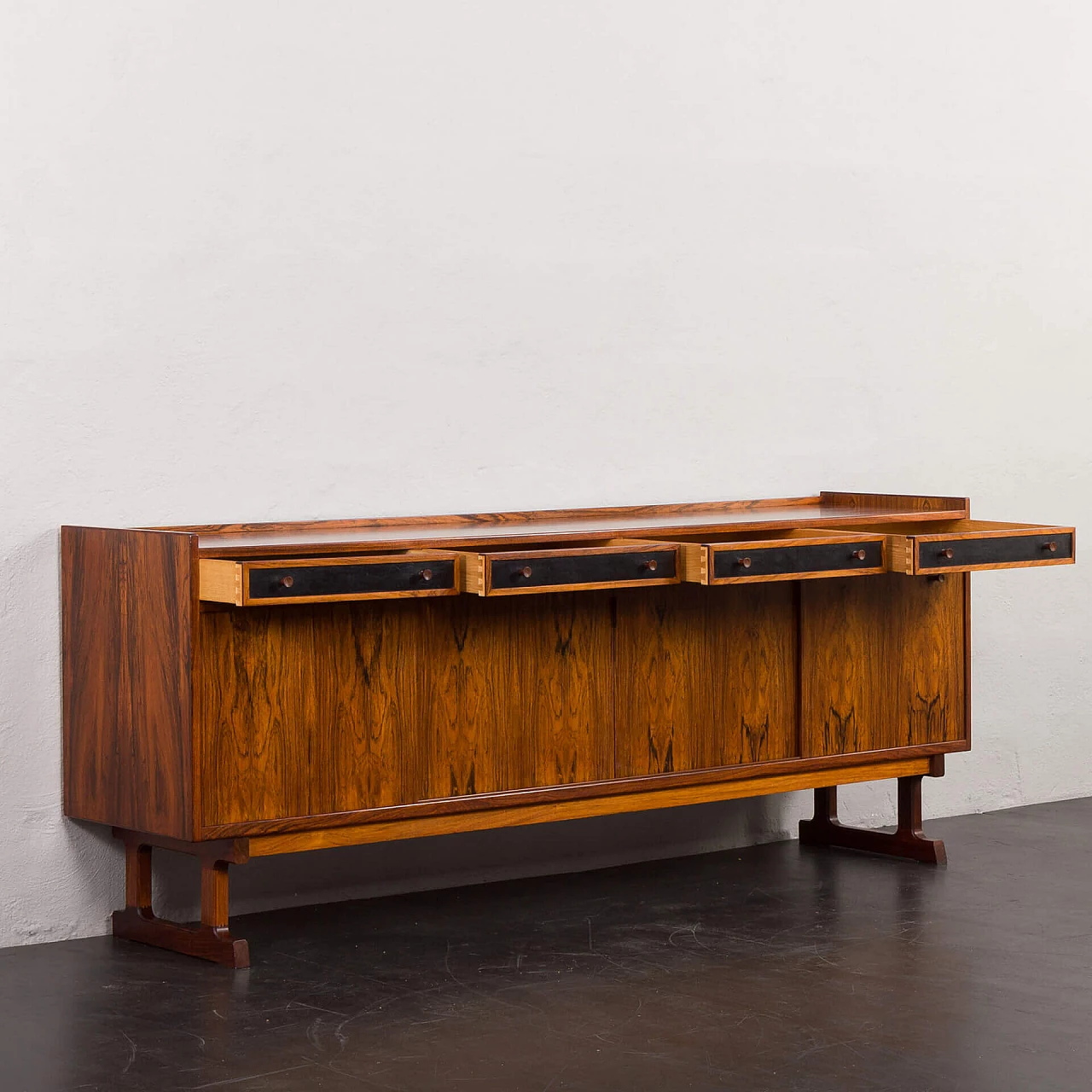 Danish rosewood sideboard with black leather details, 1960s 4