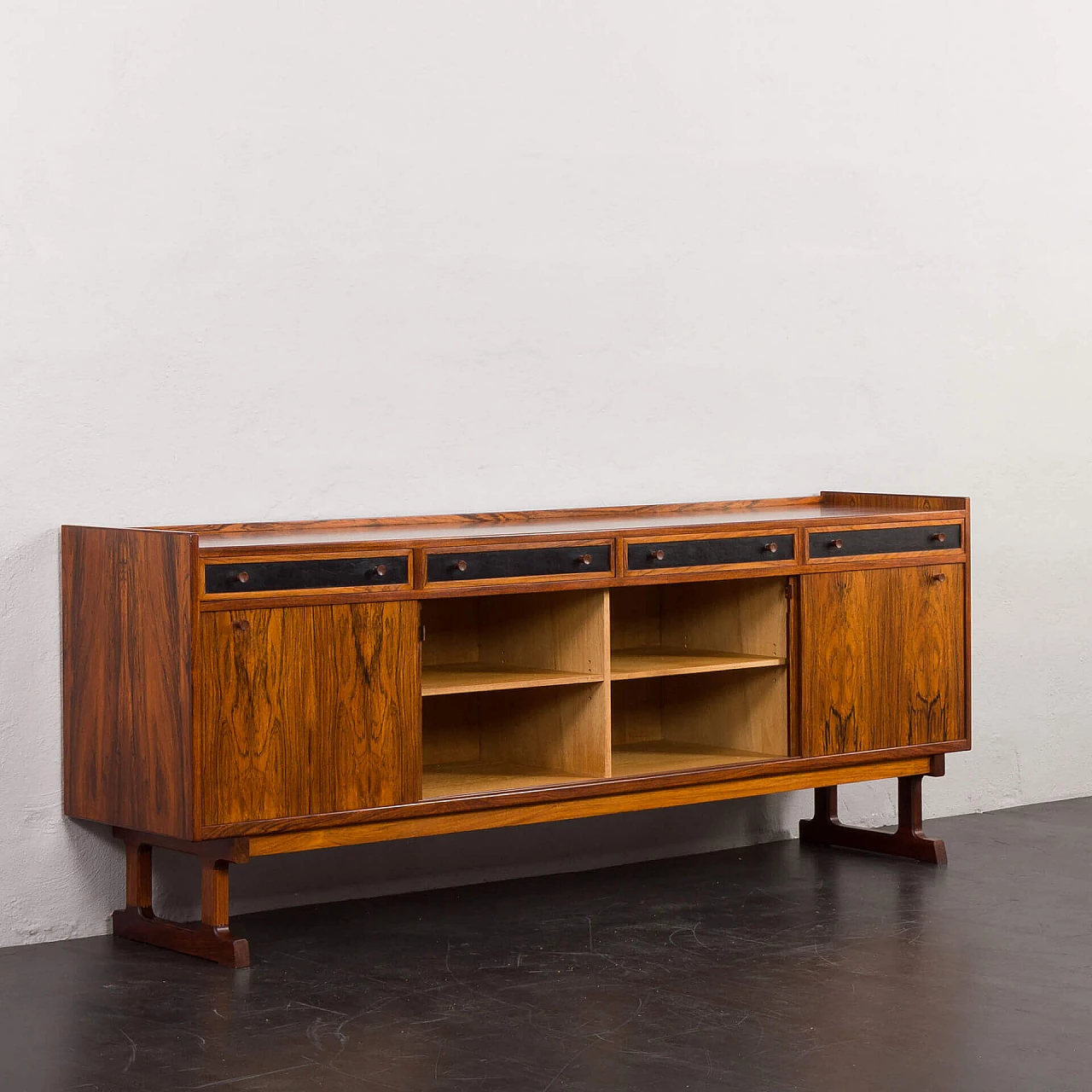 Danish rosewood sideboard with black leather details, 1960s 7