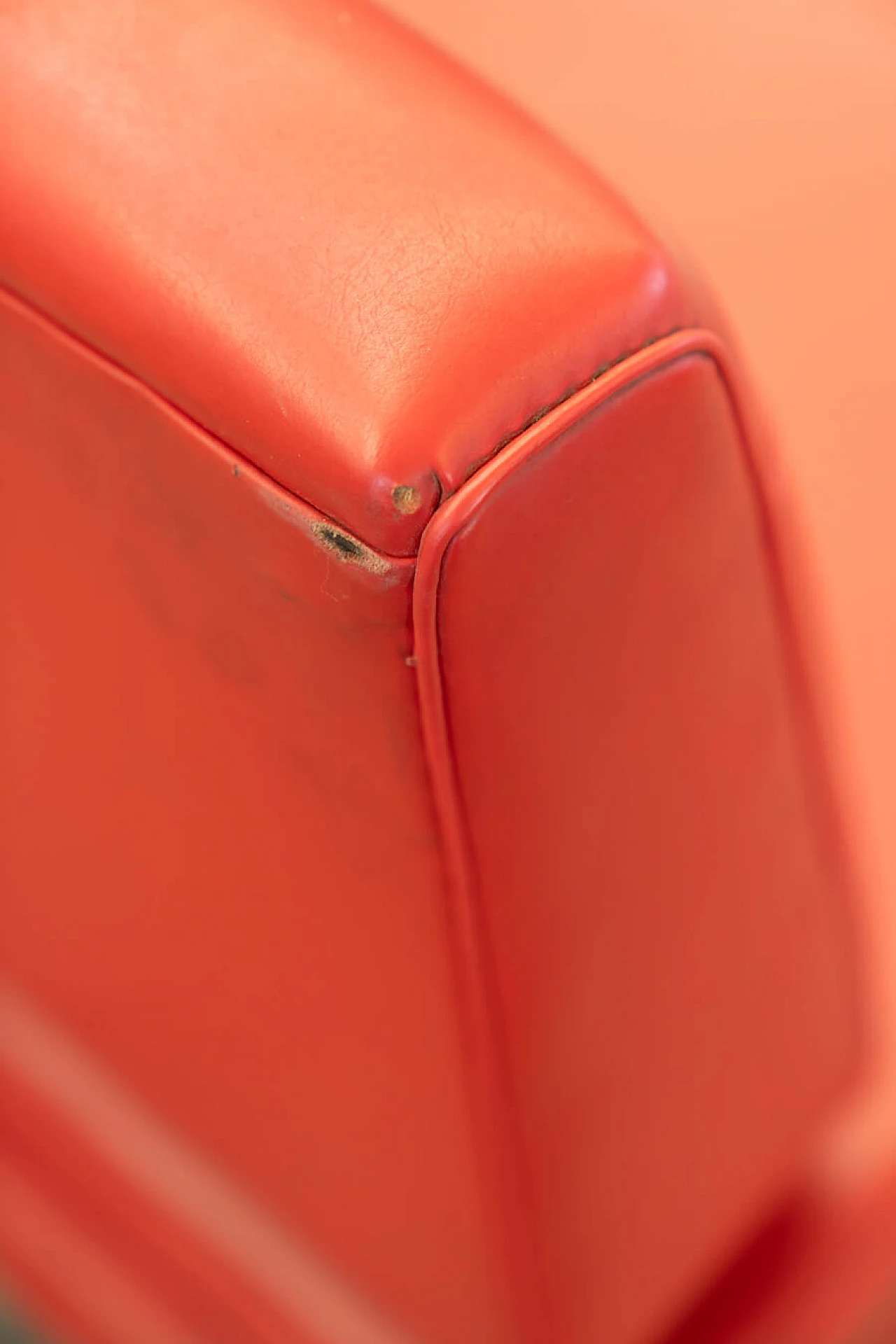 Divano Letto anni ‘70 pelle rossa Pirelli 1379153