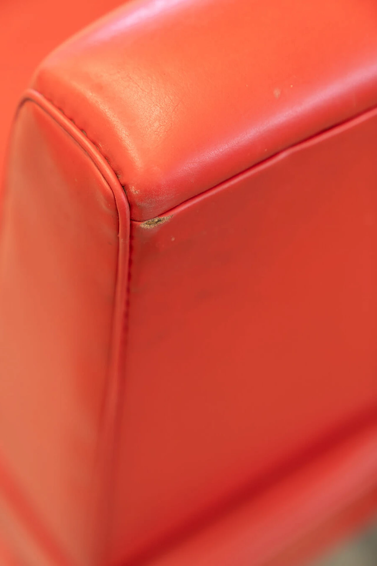 Divano Letto anni ‘70 pelle rossa Pirelli 1379157