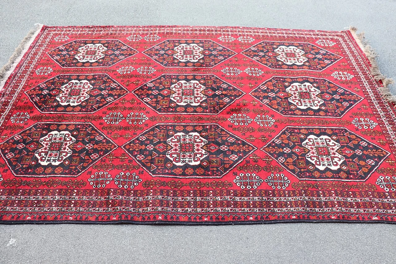 Hand-knotted Shiraz carpet, 1960s 7