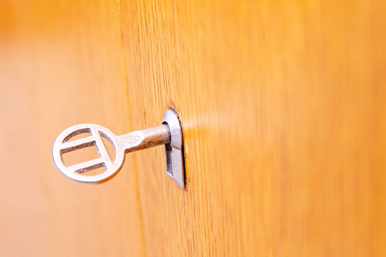 U-460 beech and plywood sideboard by Jiří Jiroutek for Interiér Praha, 1960s 8