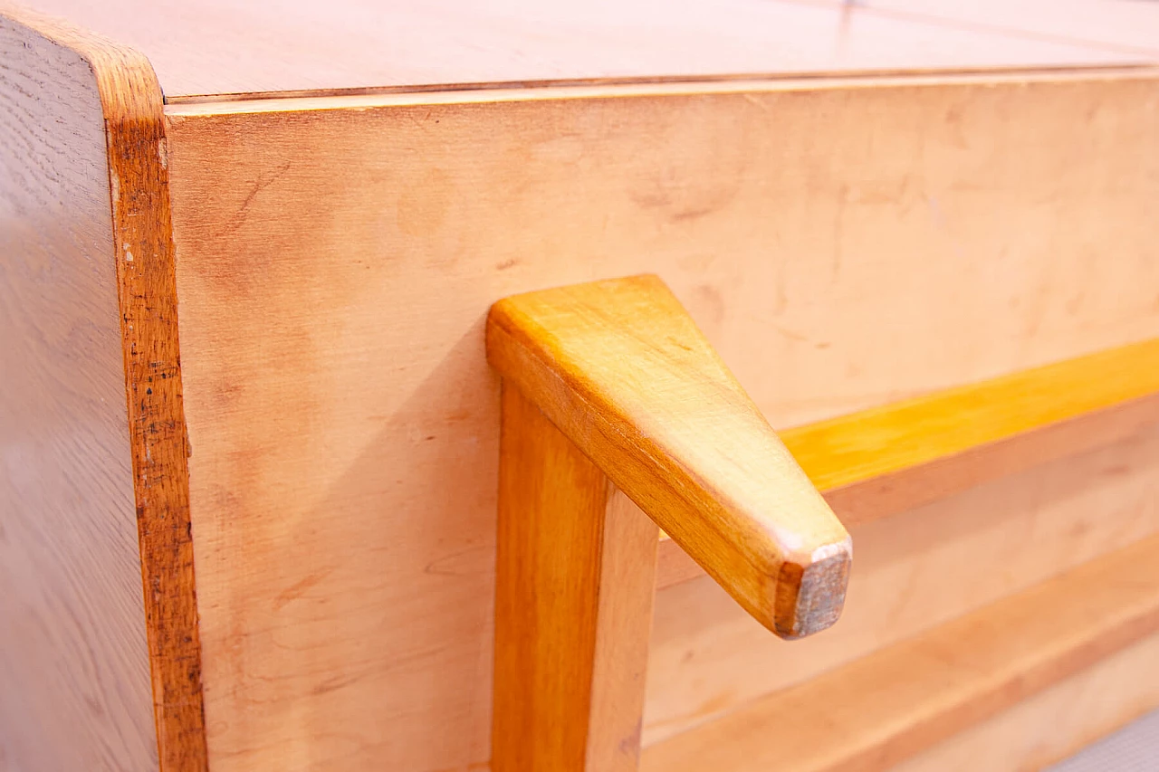 U-460 beech and plywood sideboard by Jiří Jiroutek for Interiér Praha, 1960s 15