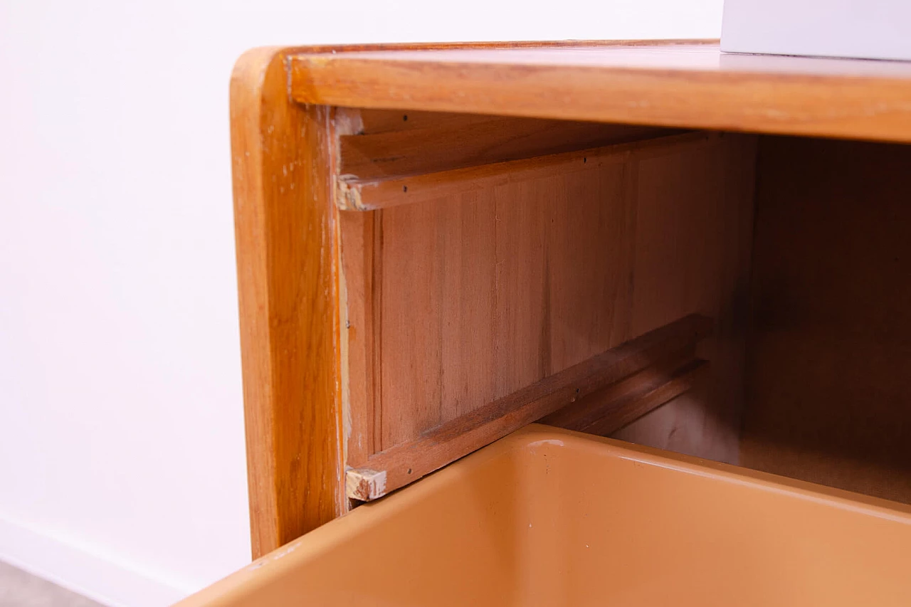 Cassettiera U-458 in faggio e compensato di Jiri Jiroutek per Interier Praha, anni '60 19