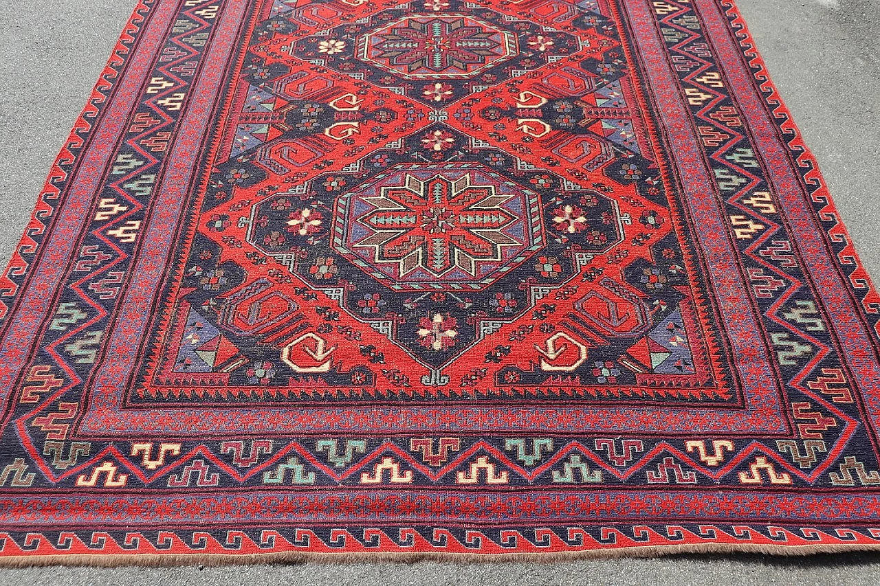 Hand-knotted wool Shiraz carpet, 1920s 2