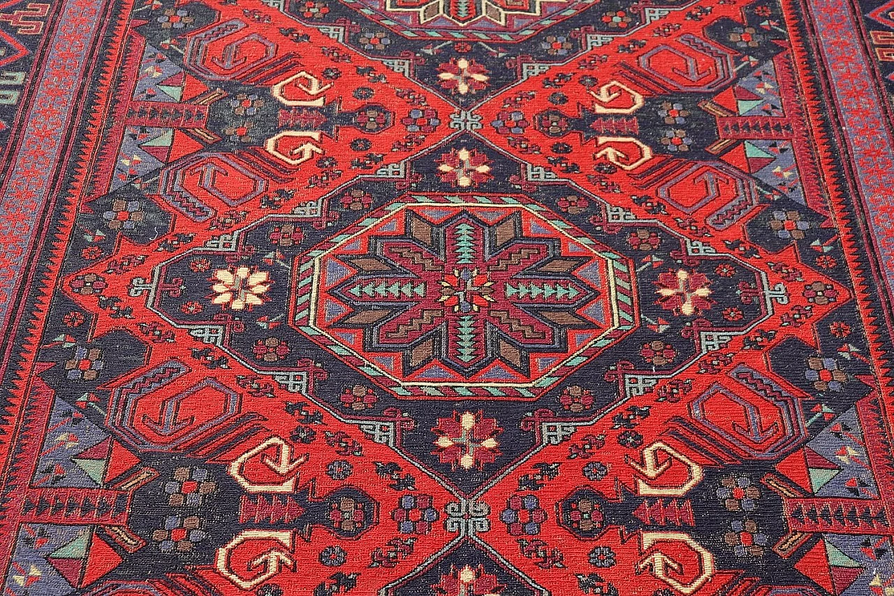 Hand-knotted wool Shiraz carpet, 1920s 3