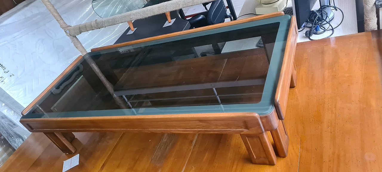 Tavolino rettangolare in legno e vetro fumè di Tobia e Afra Scarpa, anni '70 2