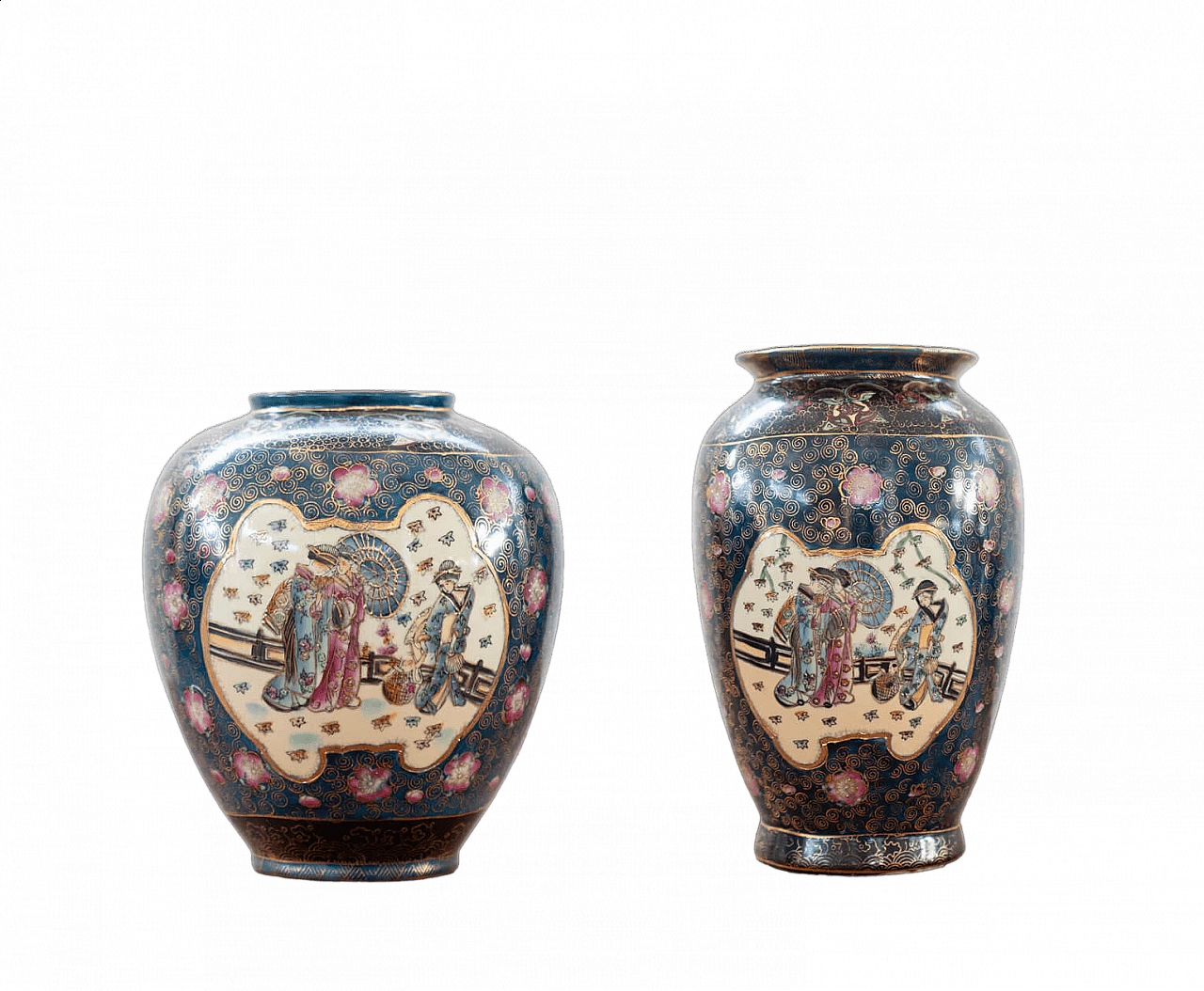 Pair of Japanese polychrome porcelain vases, 19th century 27