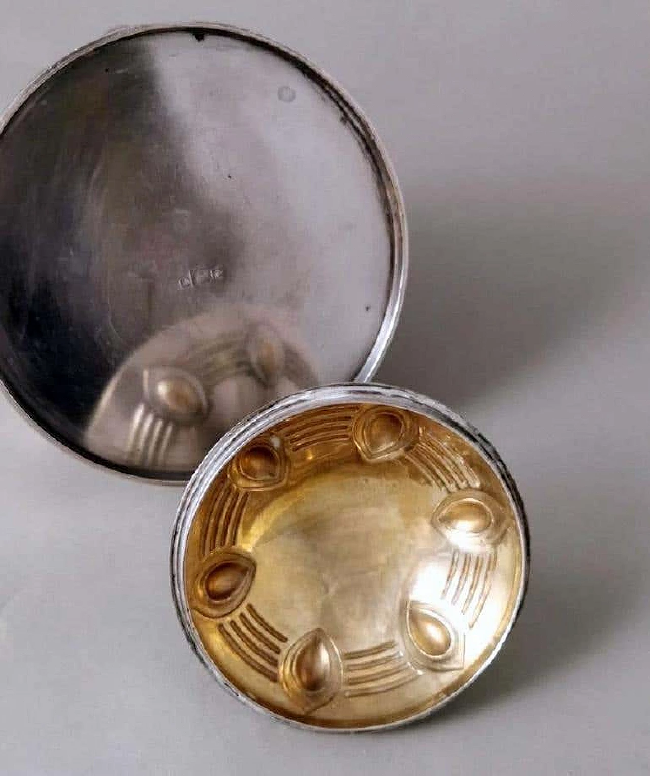 Zuccheriera in metallo argentato con manico in rafia di WMF, inizio '900 12