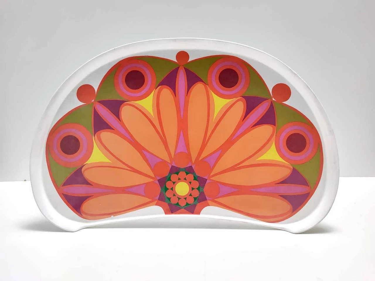 Plastic bed tray in the shape of a bean, 1970s 10