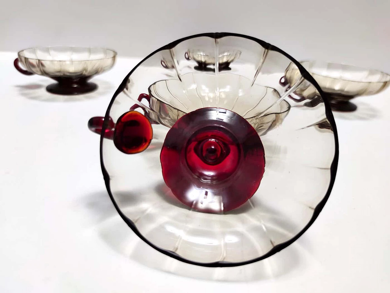 10 Coppe da dessert in vetro di Murano fumé e cremisi nello stile di Zecchin, anni '20 7