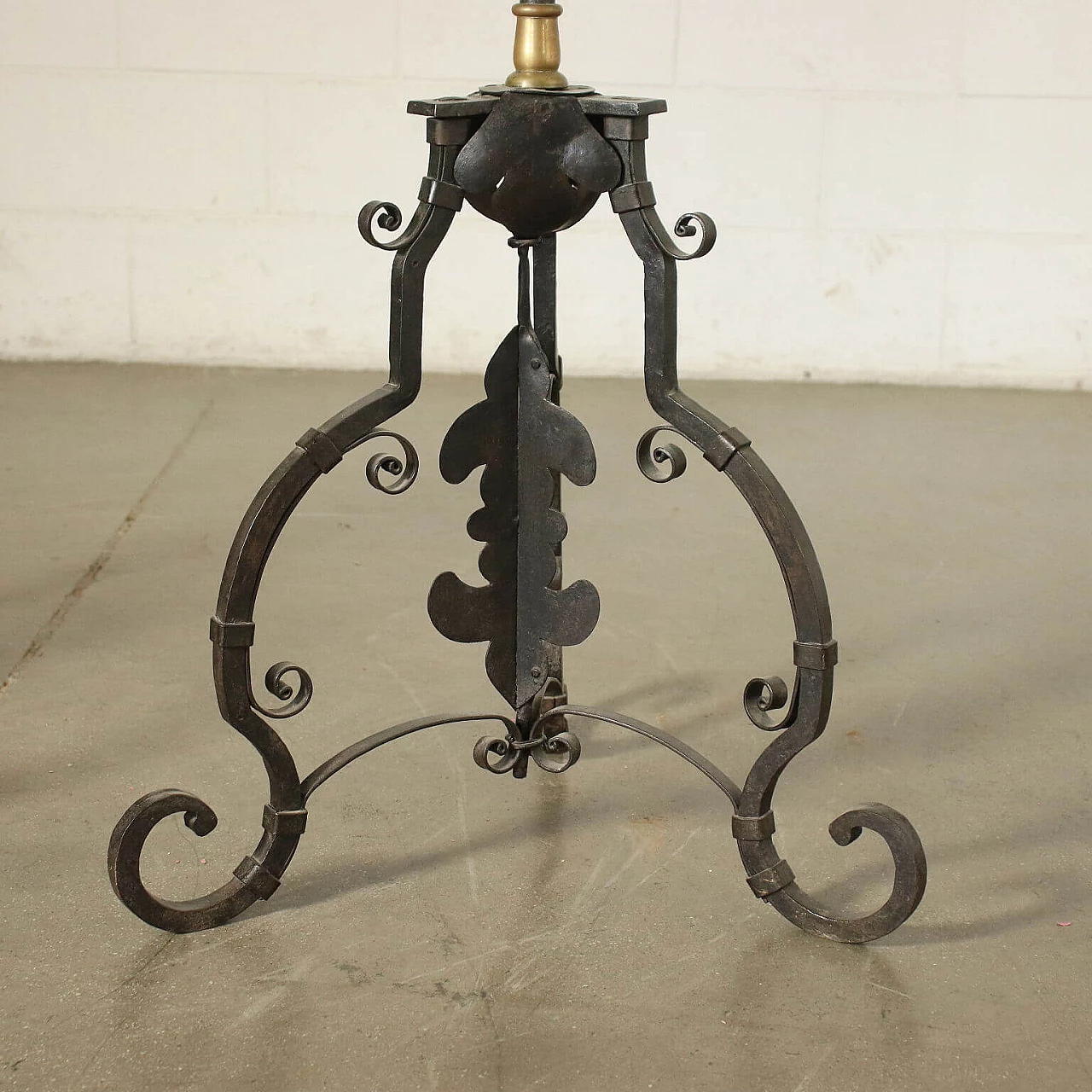 Pair of wrought iron torches, 19th century 13