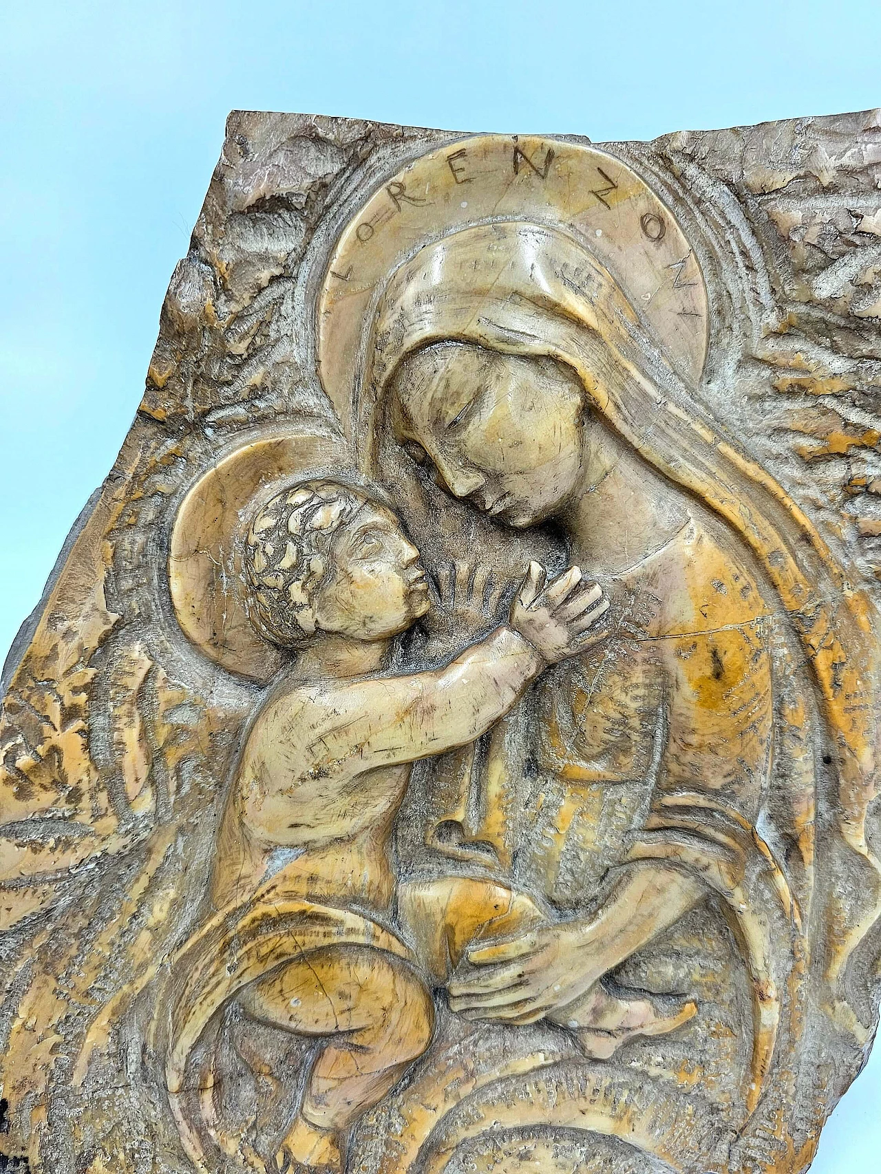 Pietro Lorenzoni, Madonna con Bambino, bassorilievo in marmo, fine '800 2