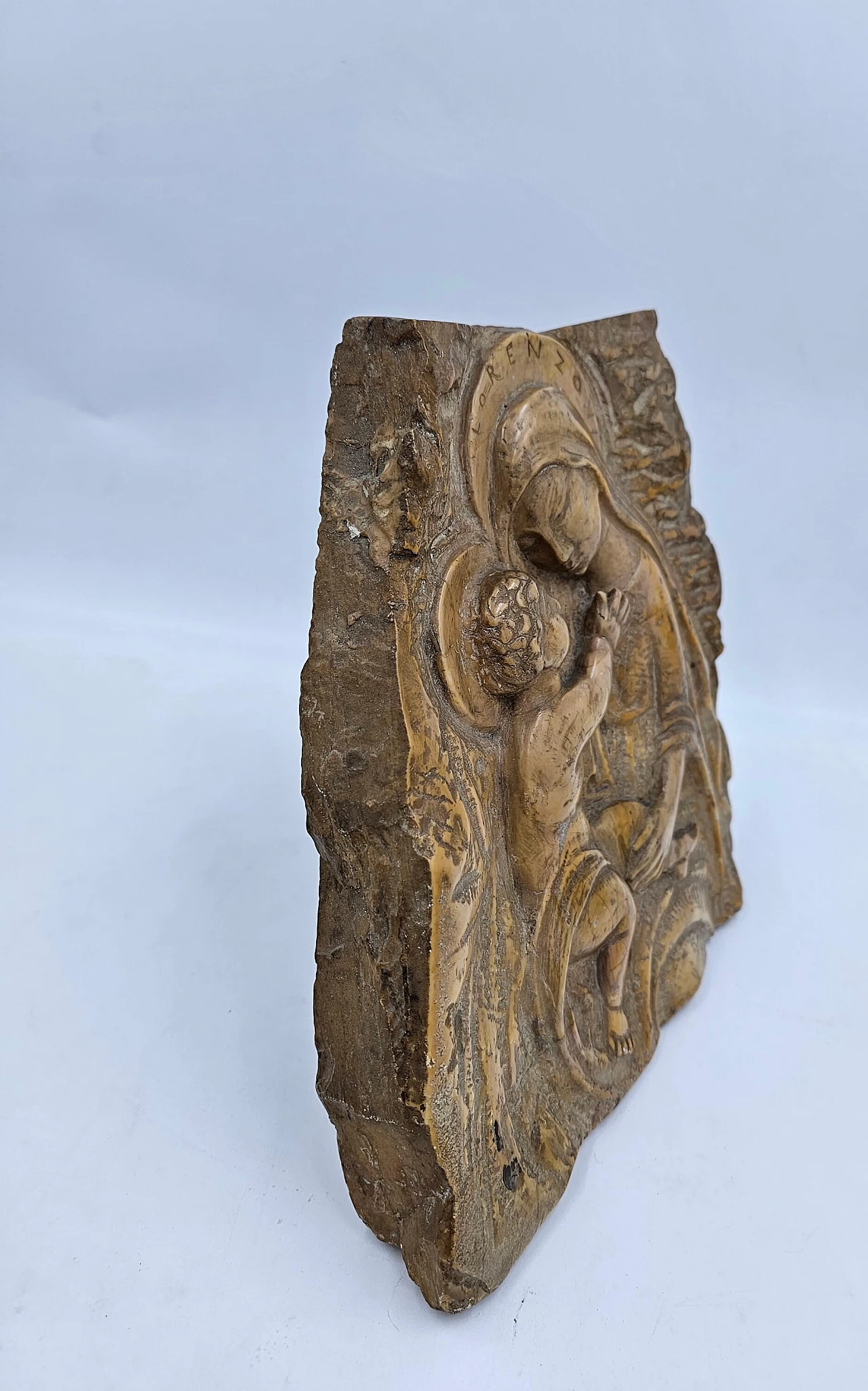 Pietro Lorenzoni, Madonna con Bambino, bassorilievo in marmo, fine '800 5