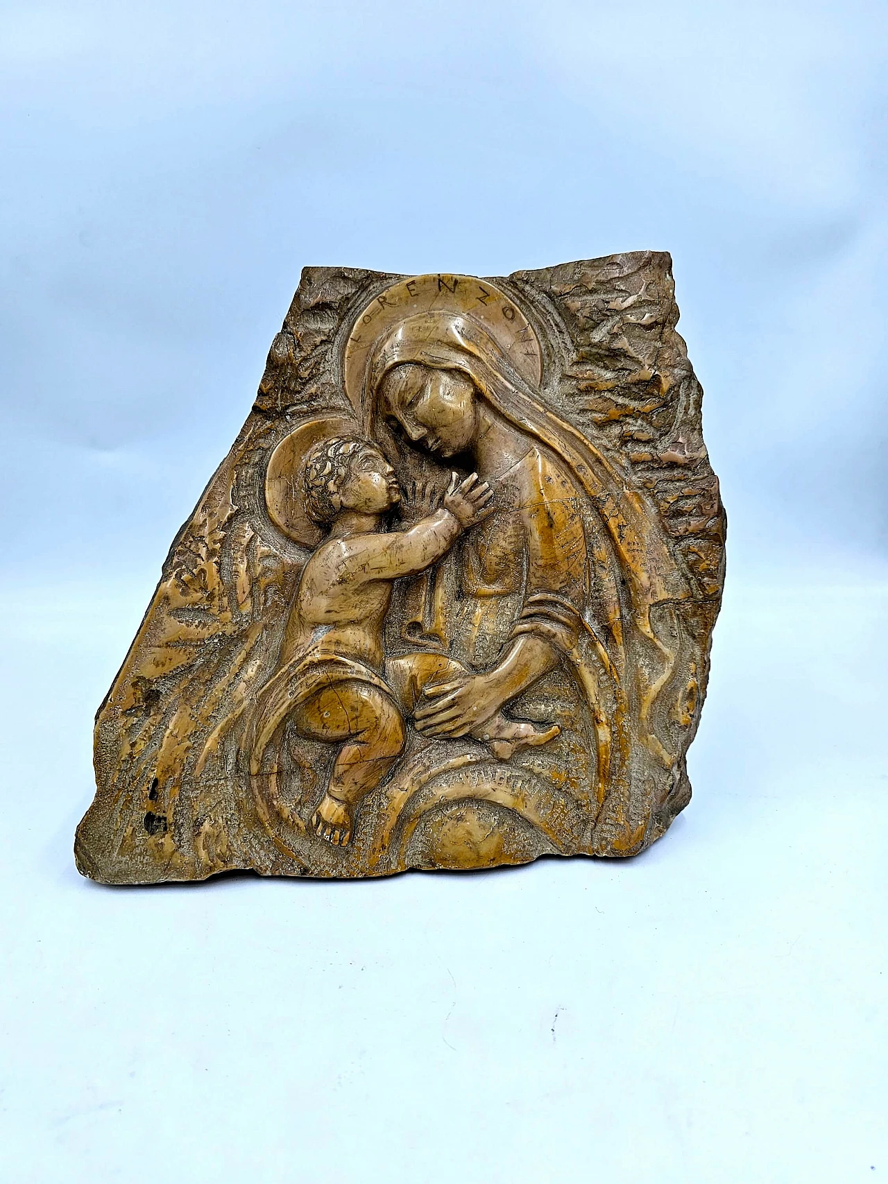 Pietro Lorenzoni, Madonna con Bambino, bassorilievo in marmo, fine '800 7