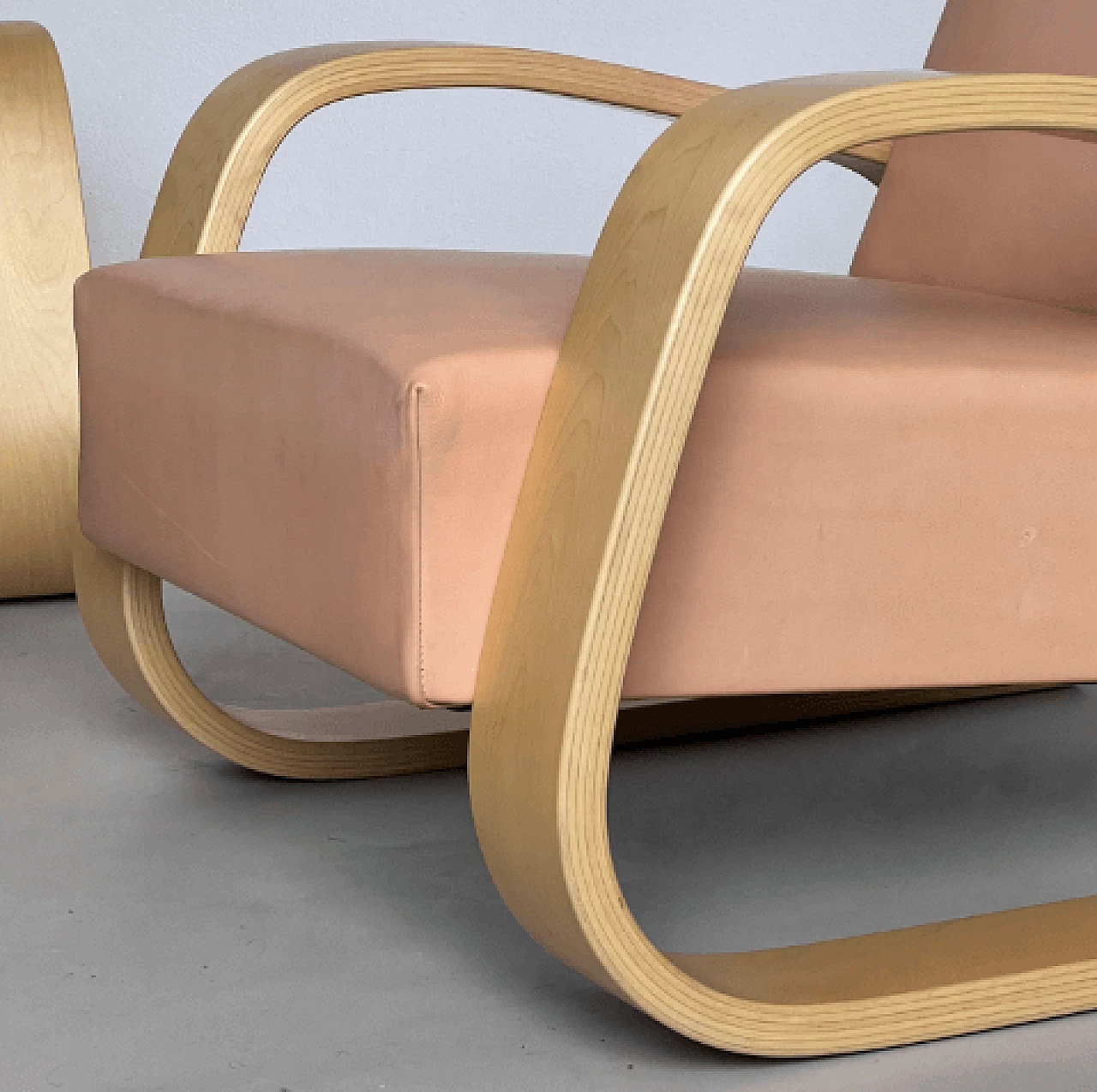 Pair of 400 Tank armchairs by Alvar Aalto for Artek, 2000s 6