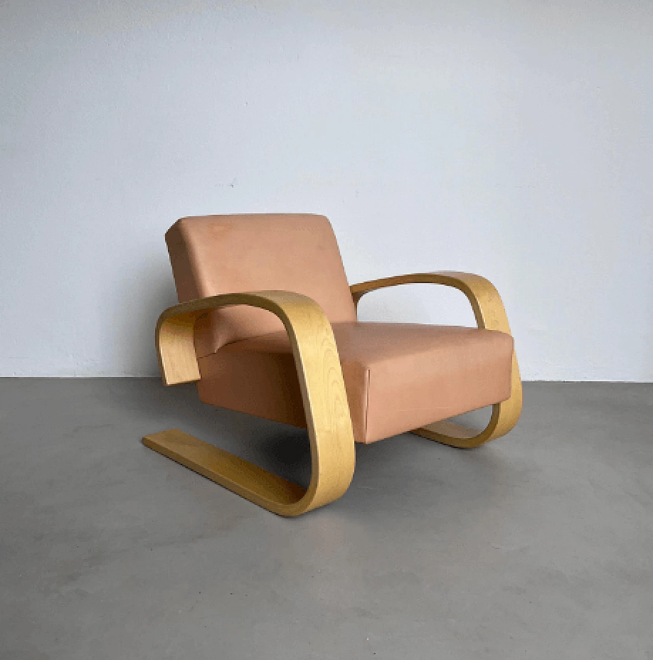 Pair of 400 Tank armchairs by Alvar Aalto for Artek, 2000s 9