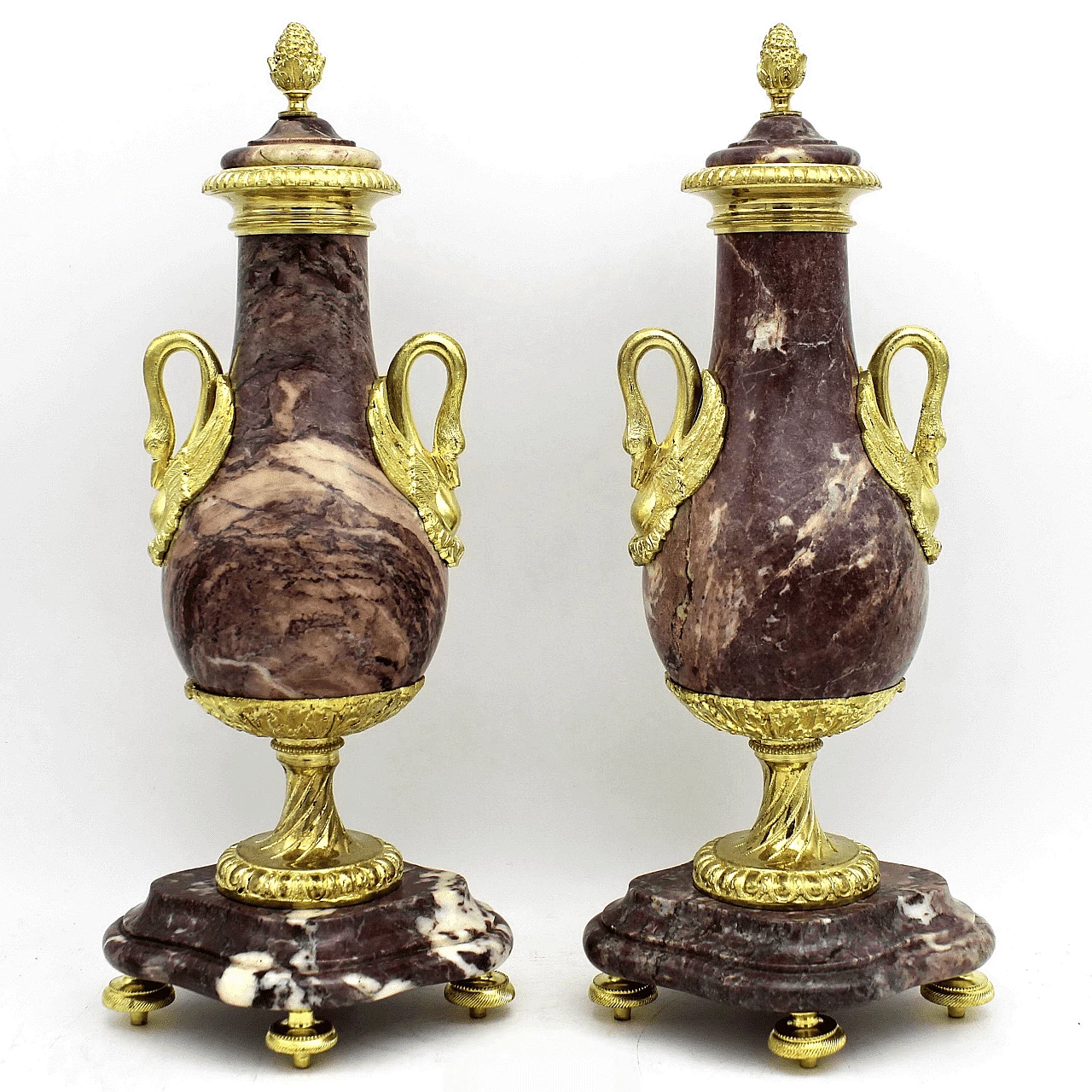 Coppia di vasi Napoleone III in bronzo e marmo, seconda metà dell'800 1