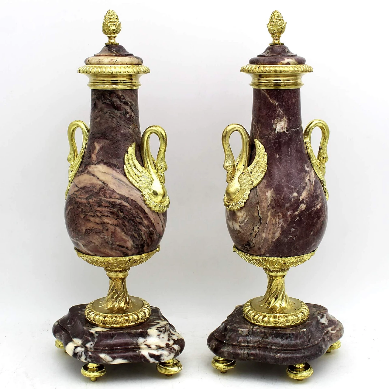 Pair of Napoleon III bronze and marble vases, second half of the 19th century 7