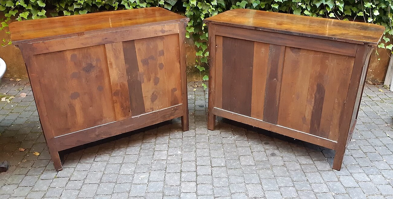 Pair of Emilian Charles X walnut commodes, first half of the 19th century 3