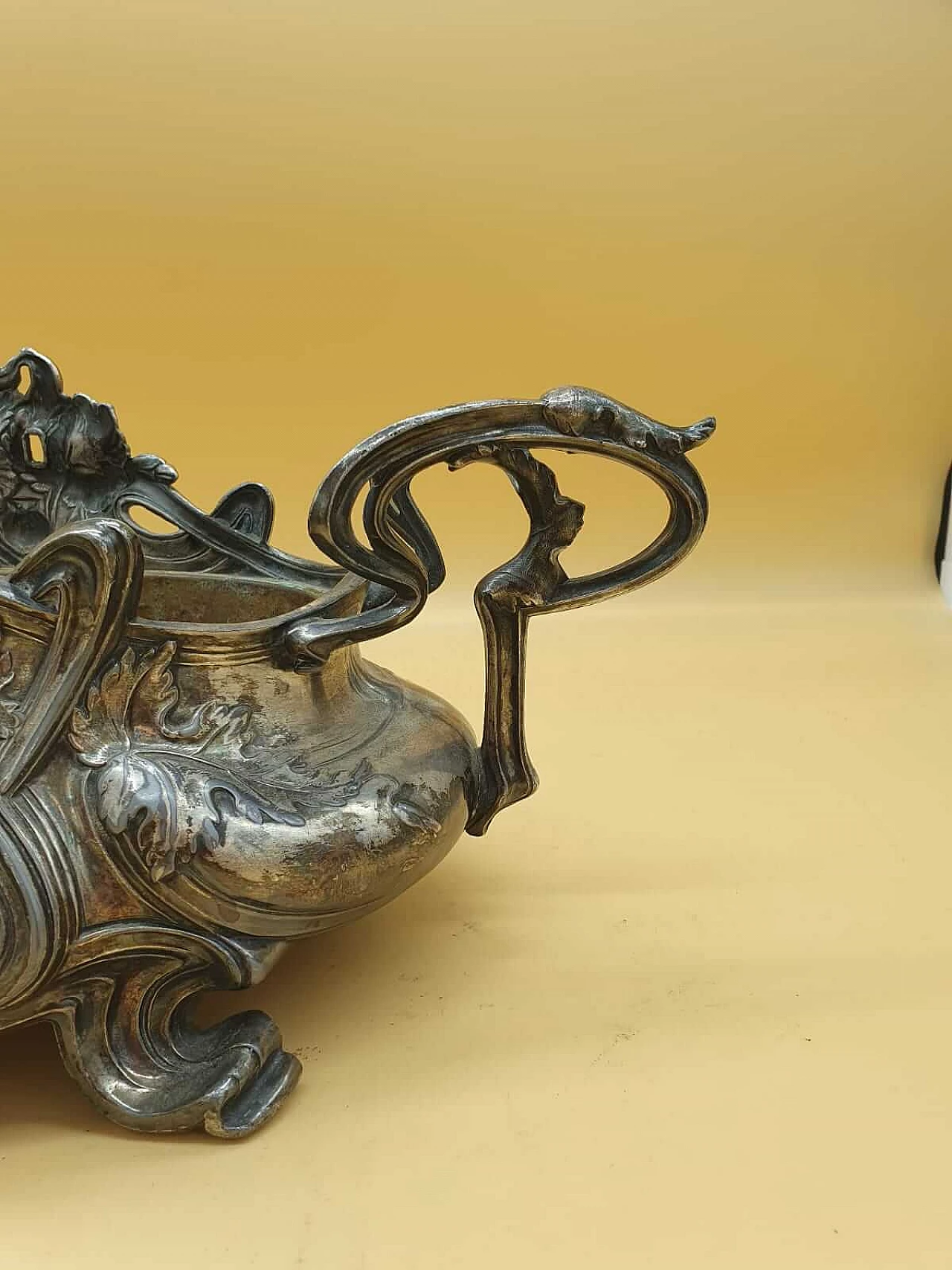 Giardiniera in metallo argentato, inizio '900 1