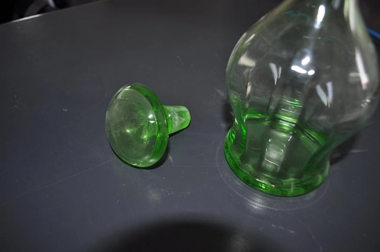 Czechoslovakian Art Deco green glass liqueur decanter, 1930s 2