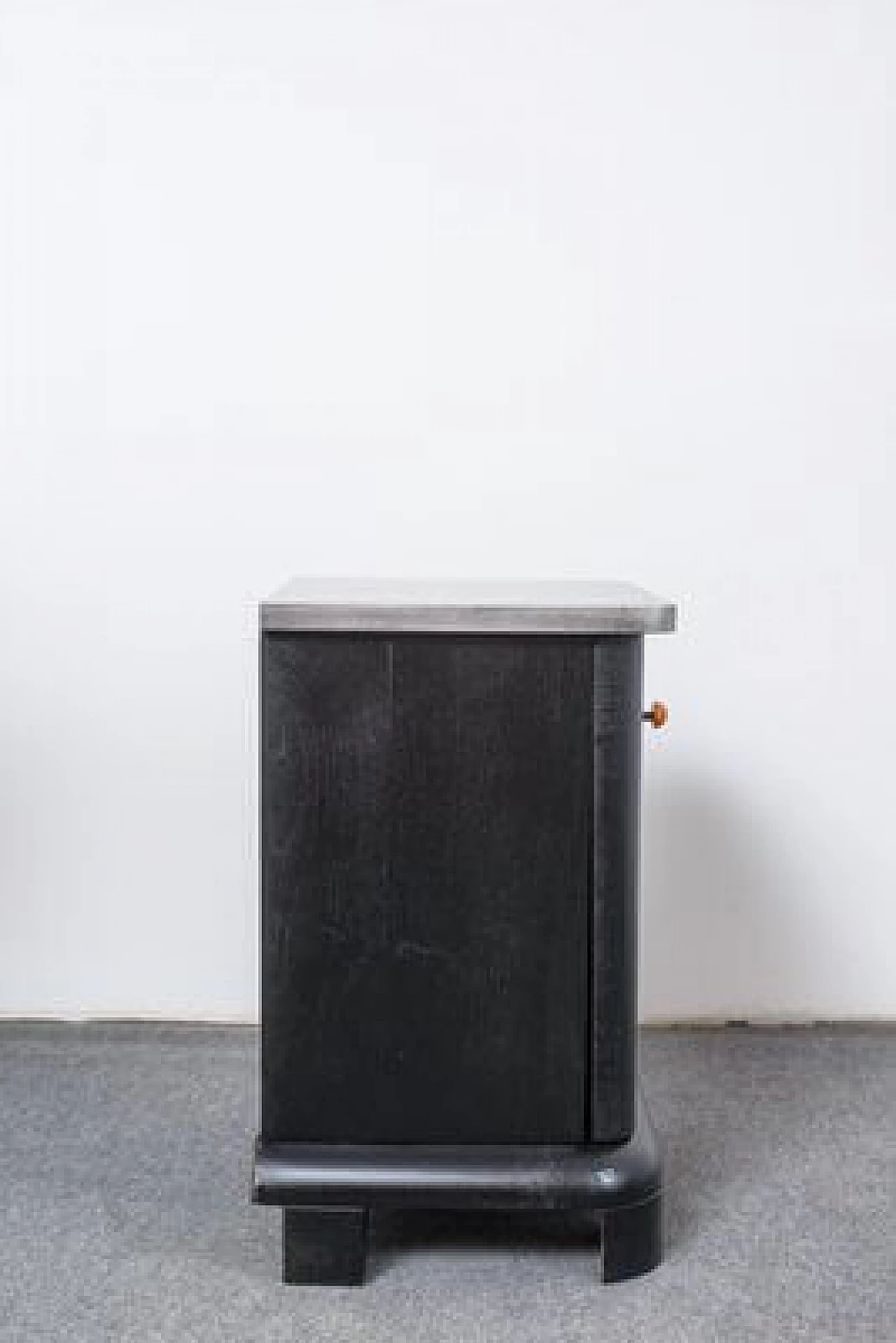 Comodino Art Déco ungherese in legno verniciato nero e argento, anni '30 2