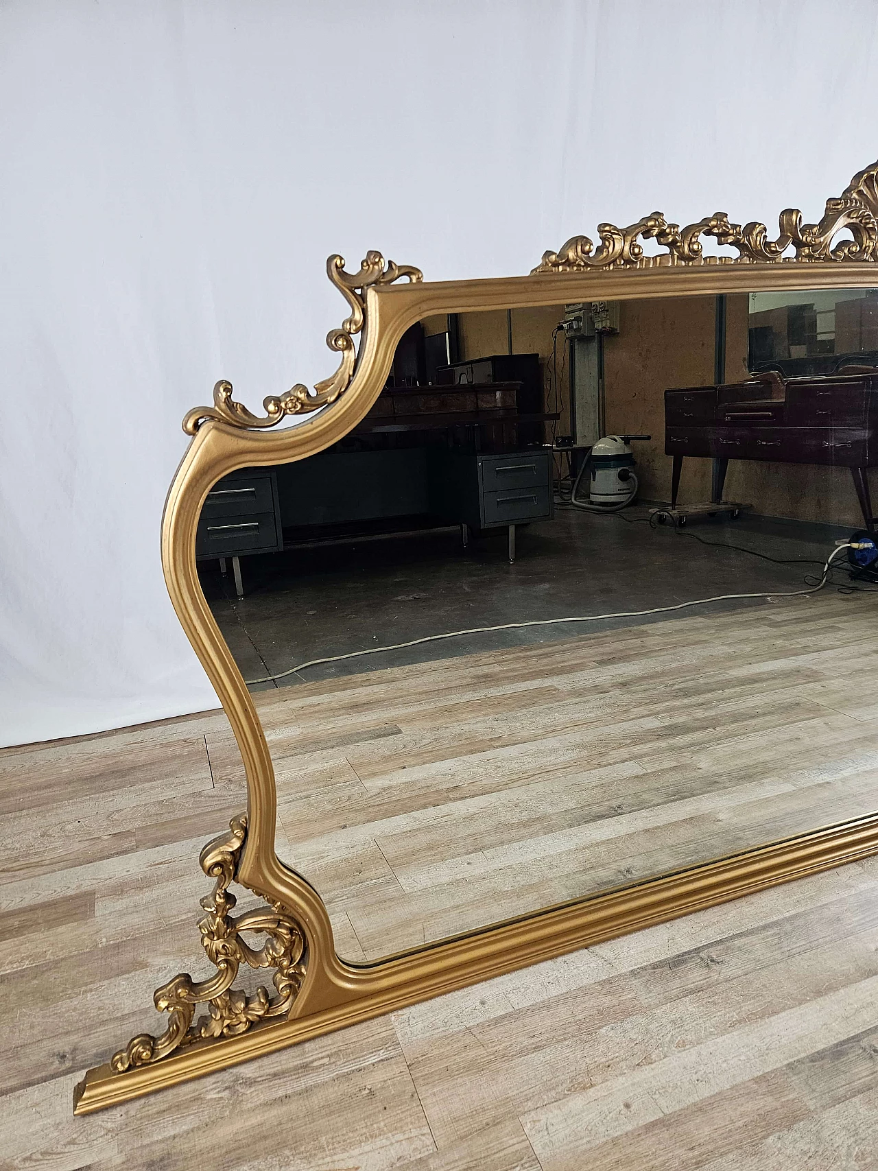 Specchiera in legno dorato, anni '60 2