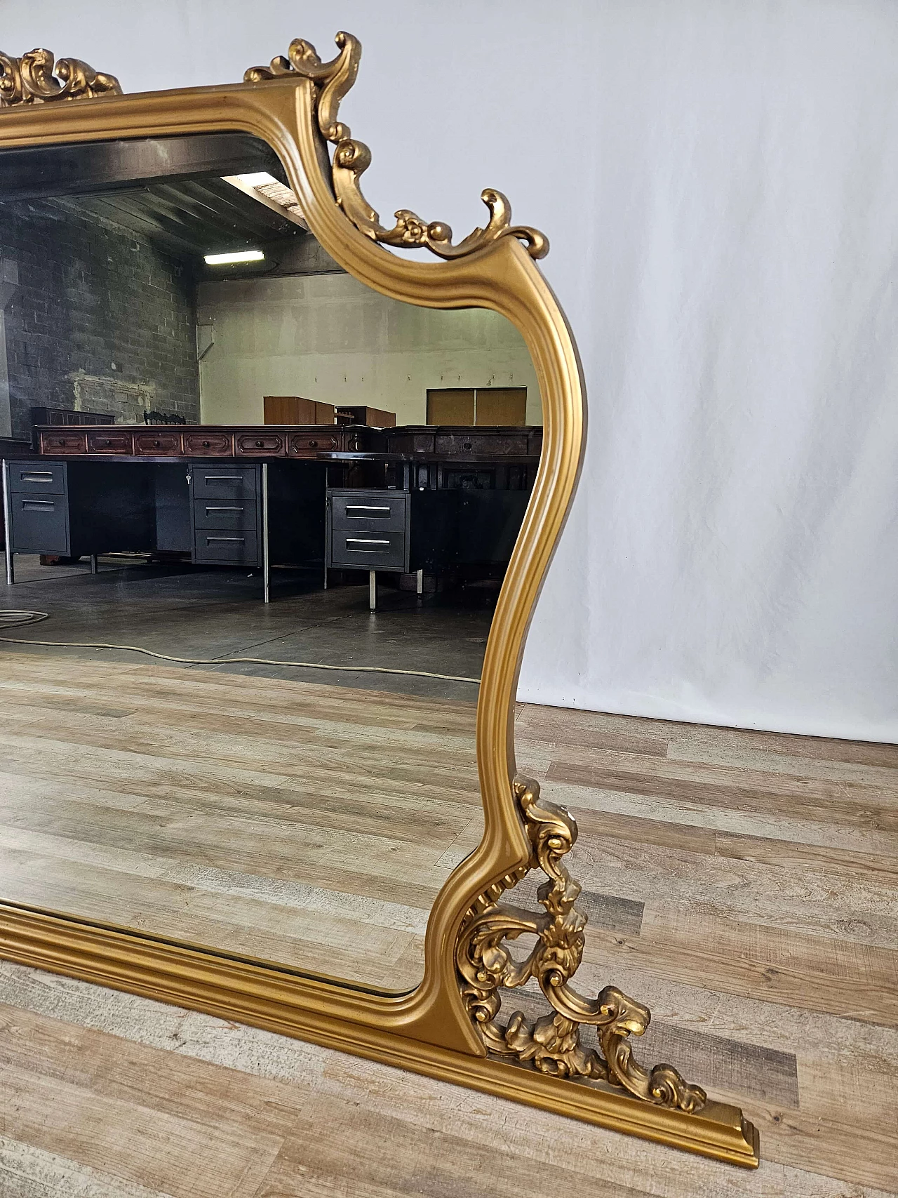 Specchiera in legno dorato, anni '60 10