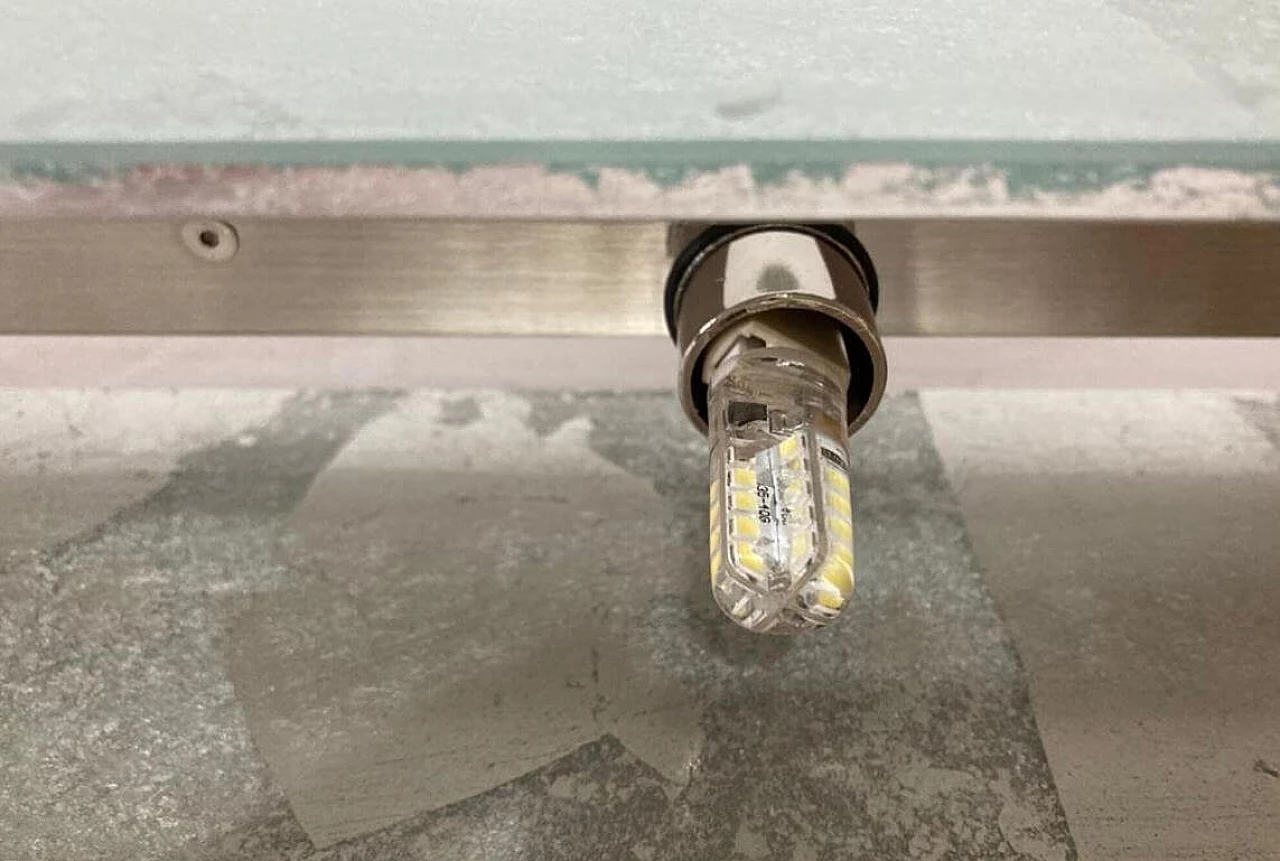 Lampada a sospensione in vetro di Murano e metallo di La Luce, anni '90 8